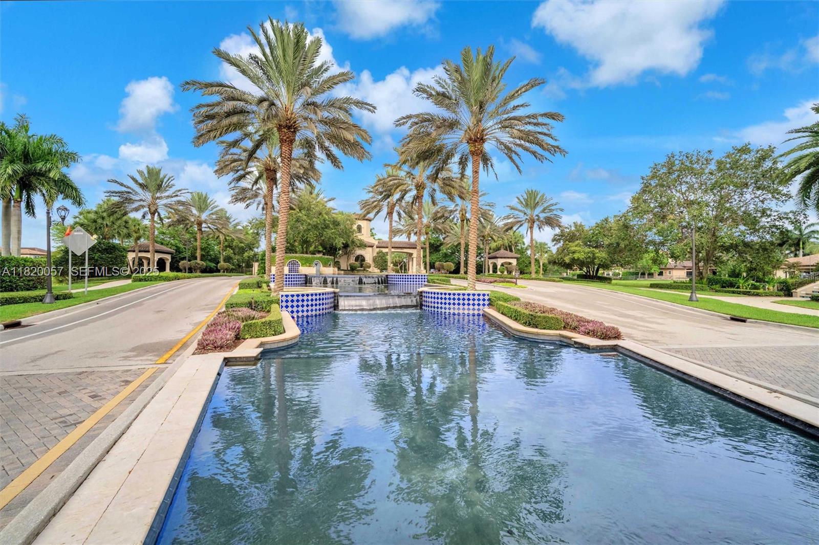 16927 Bridge Crossing Circle 0