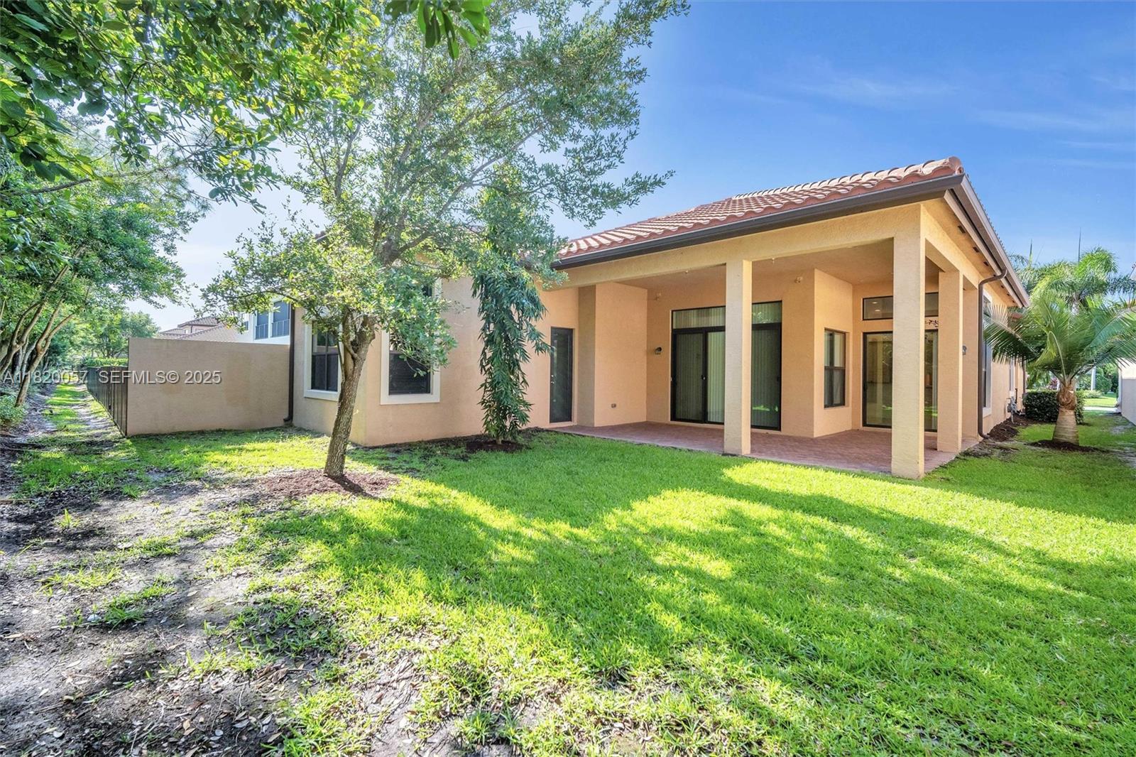 16927 Bridge Crossing Circle 0