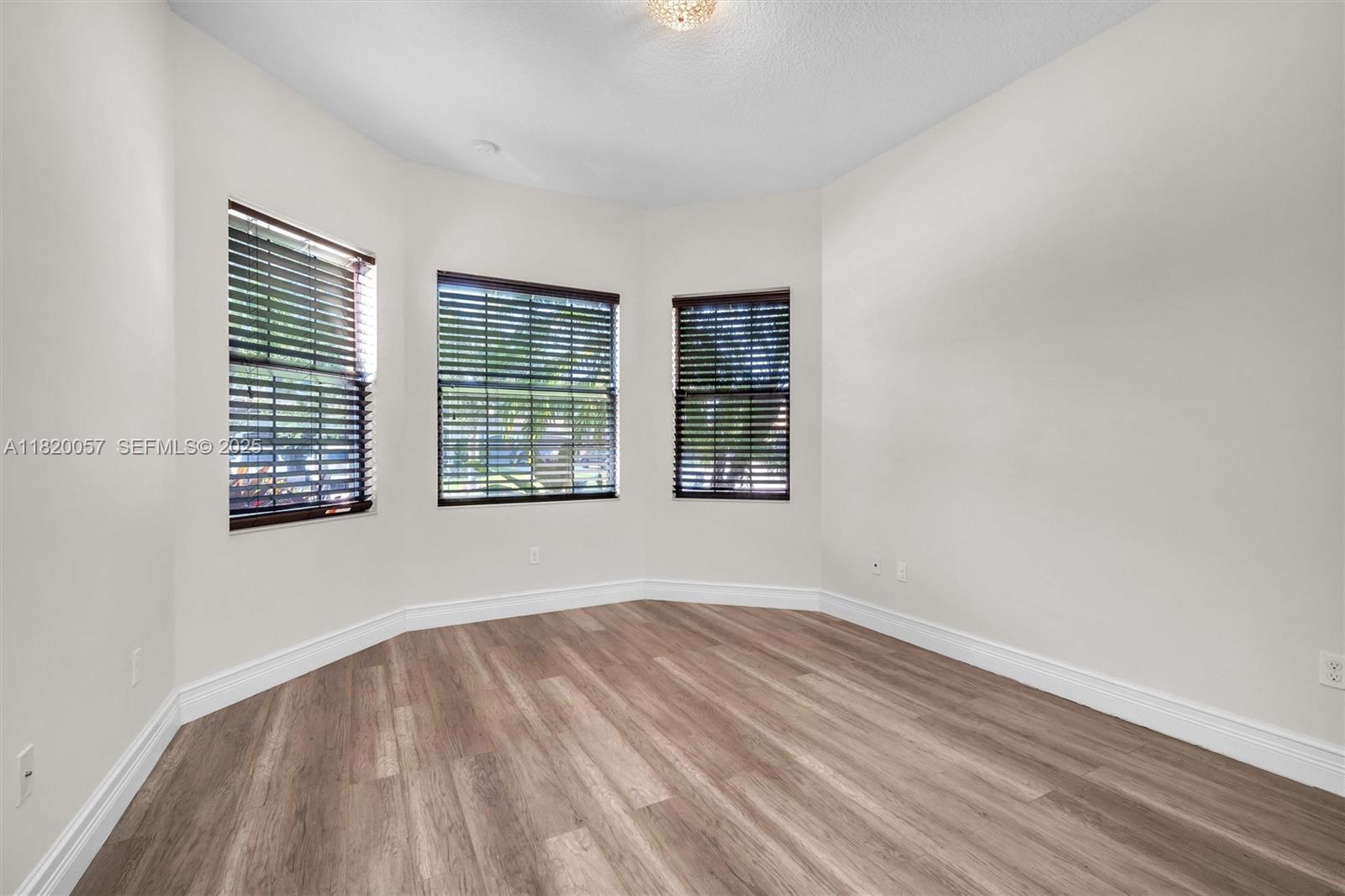 16927 Bridge Crossing Circle 0