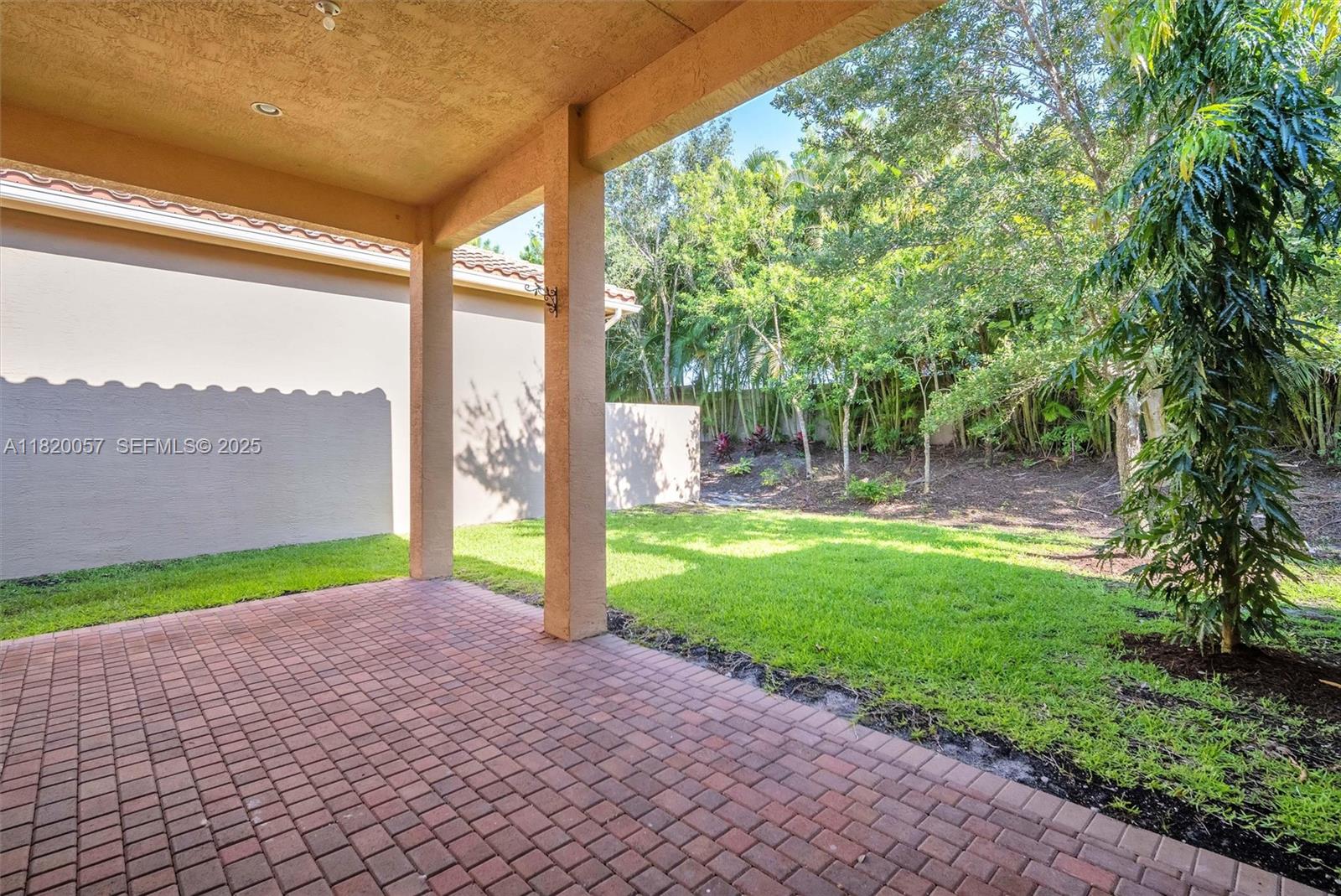 16927 Bridge Crossing Circle 0