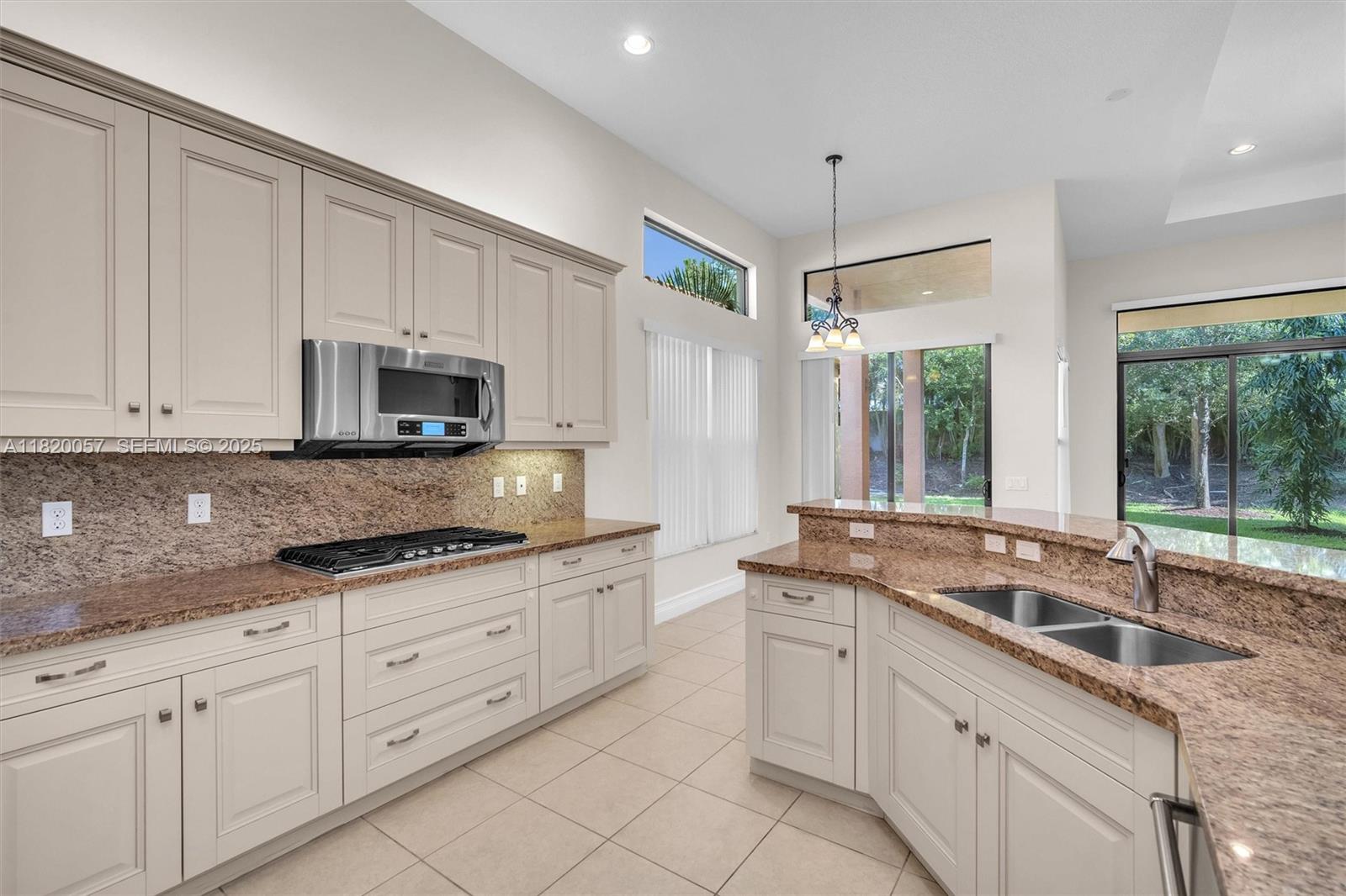 16927 Bridge Crossing Circle 0