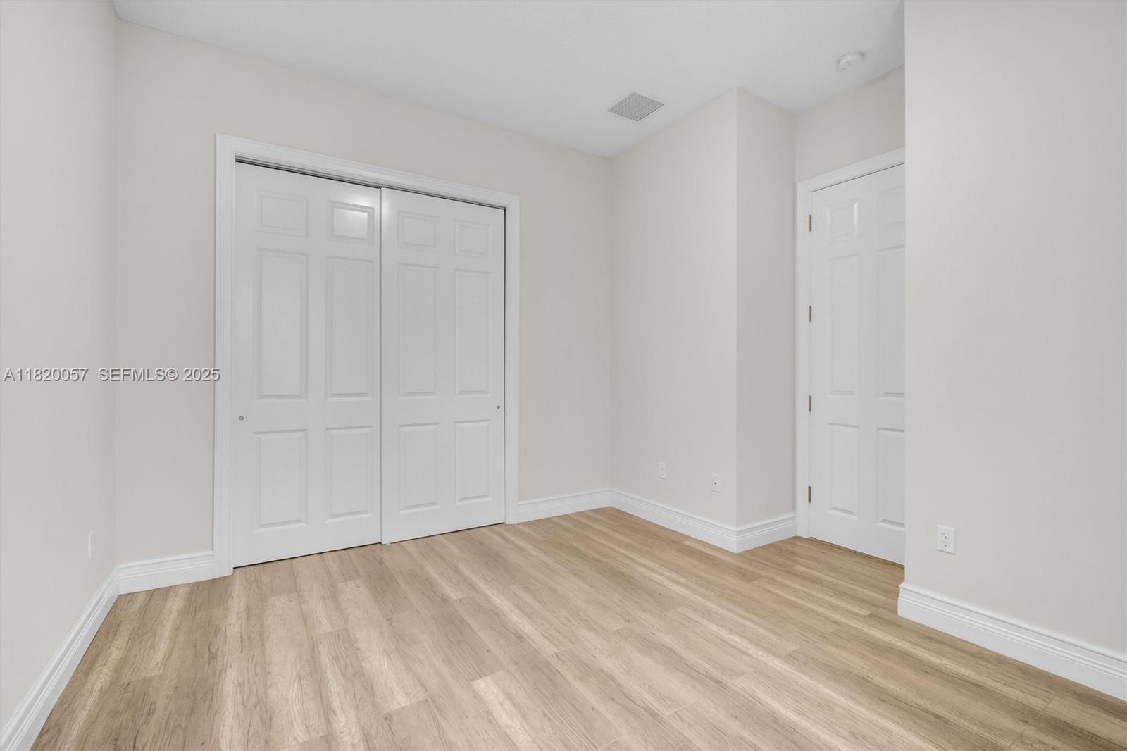 16927 Bridge Crossing Circle 0