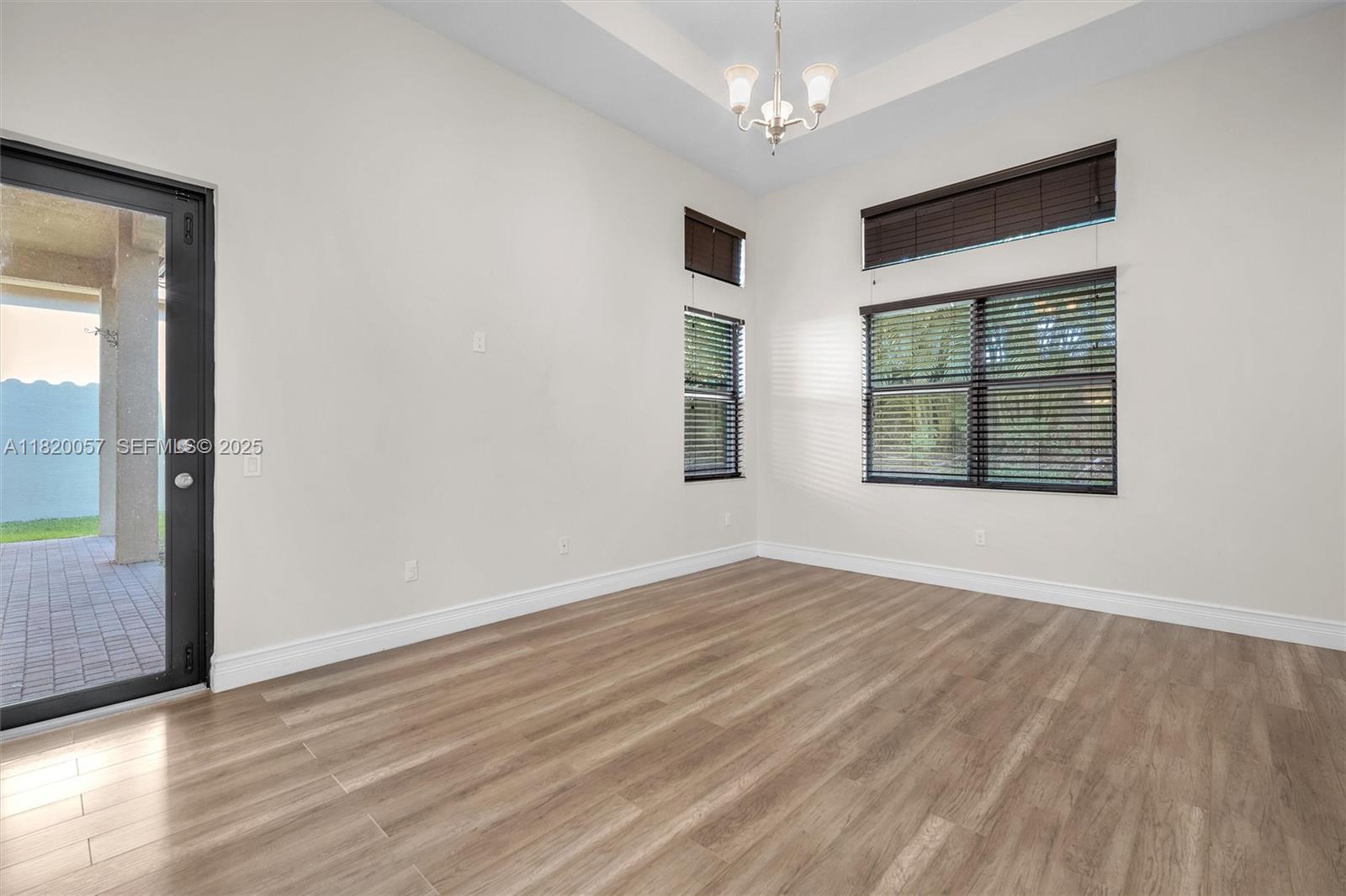 16927 Bridge Crossing Circle 0