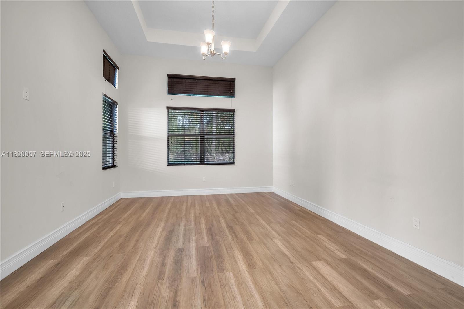 16927 Bridge Crossing Circle 0