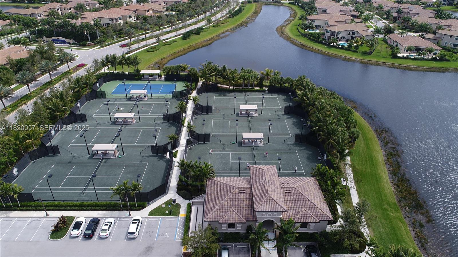 16927 Bridge Crossing Circle 0