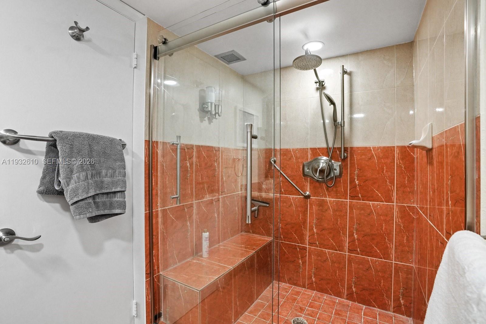 6423 Collins Avenue 1005