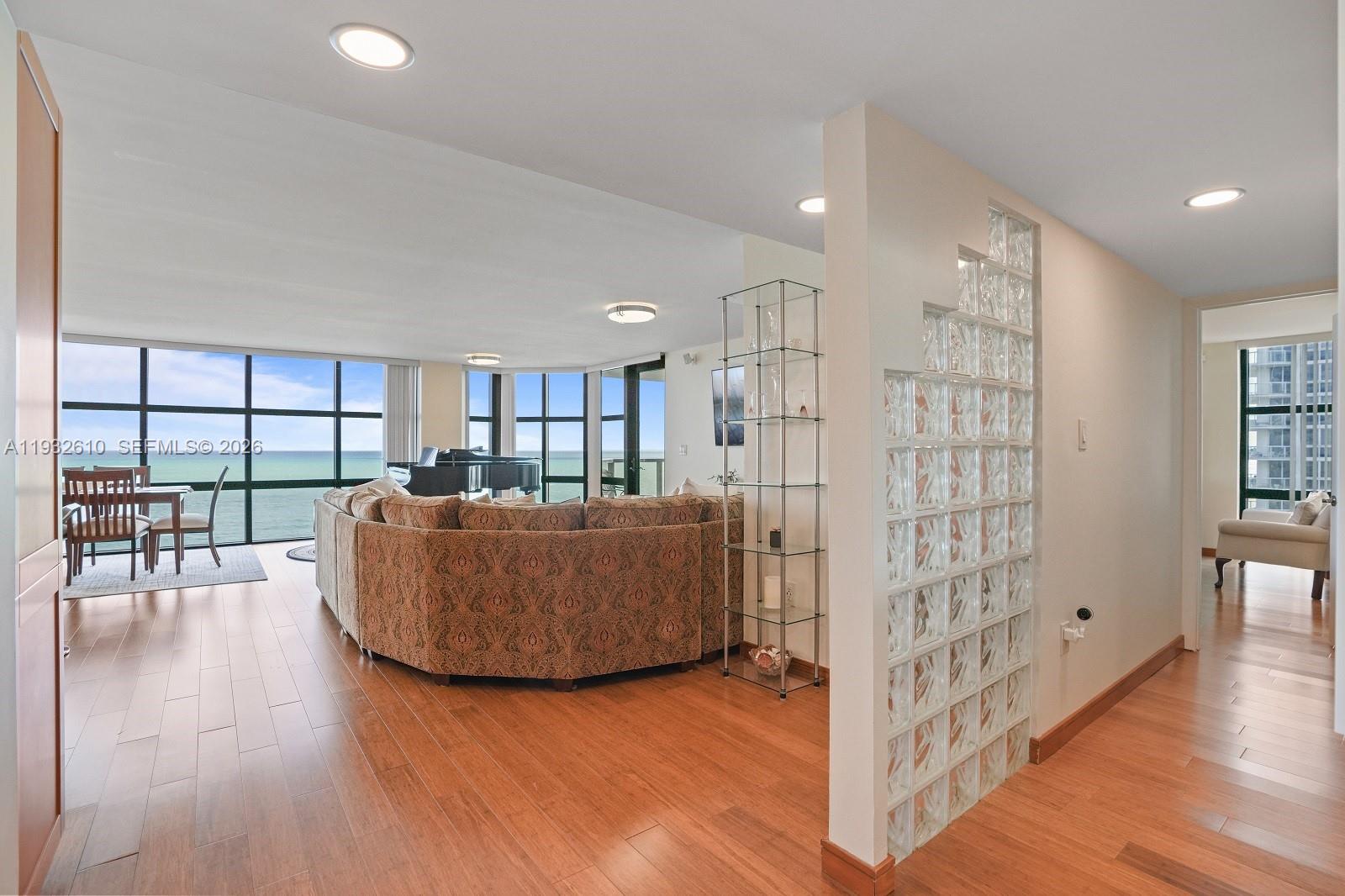 6423 Collins Avenue 1005