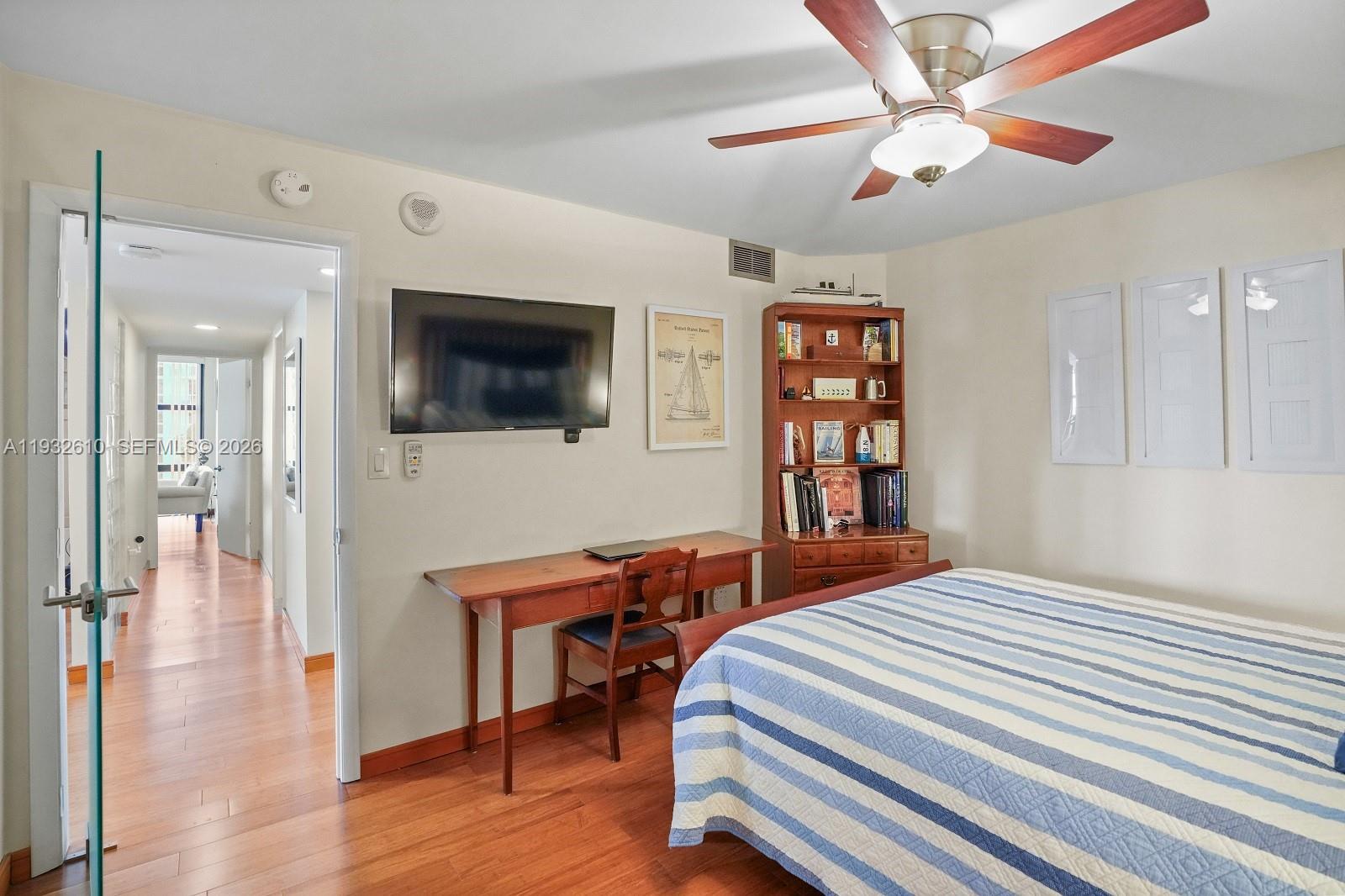 6423 Collins Avenue 1005