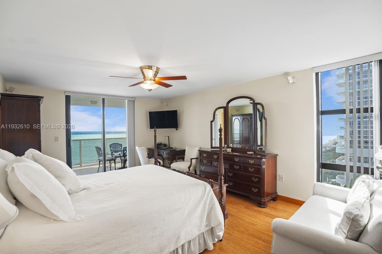 6423 Collins Avenue 1005