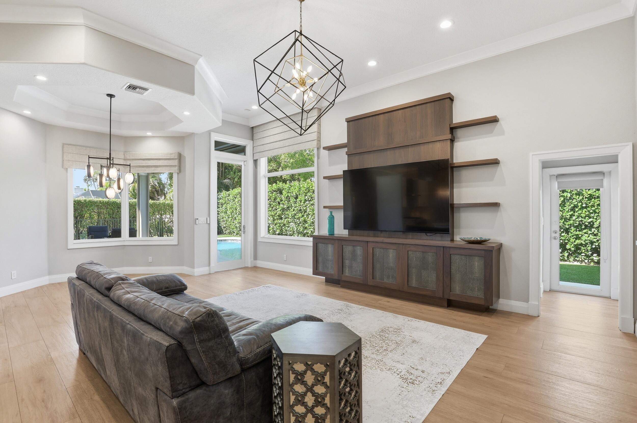4445 NW 28th Way