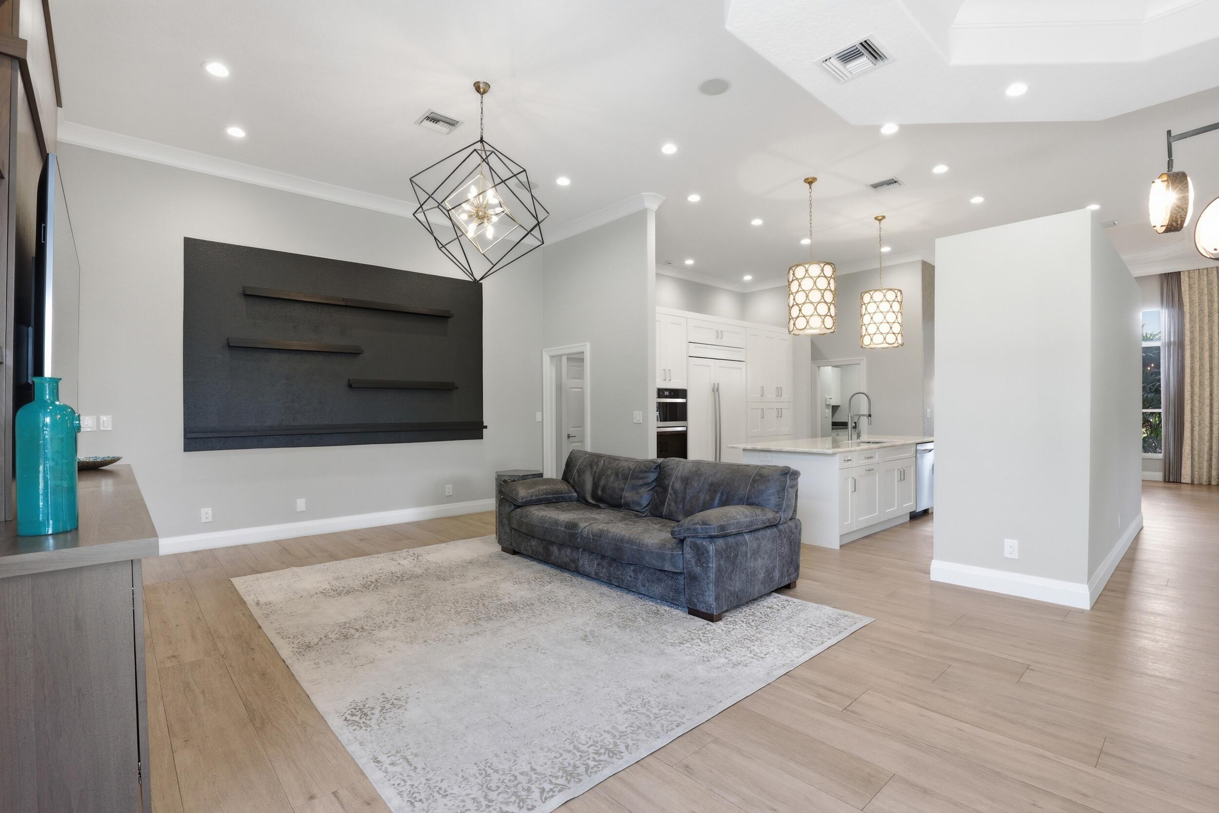 4445 NW 28th Way