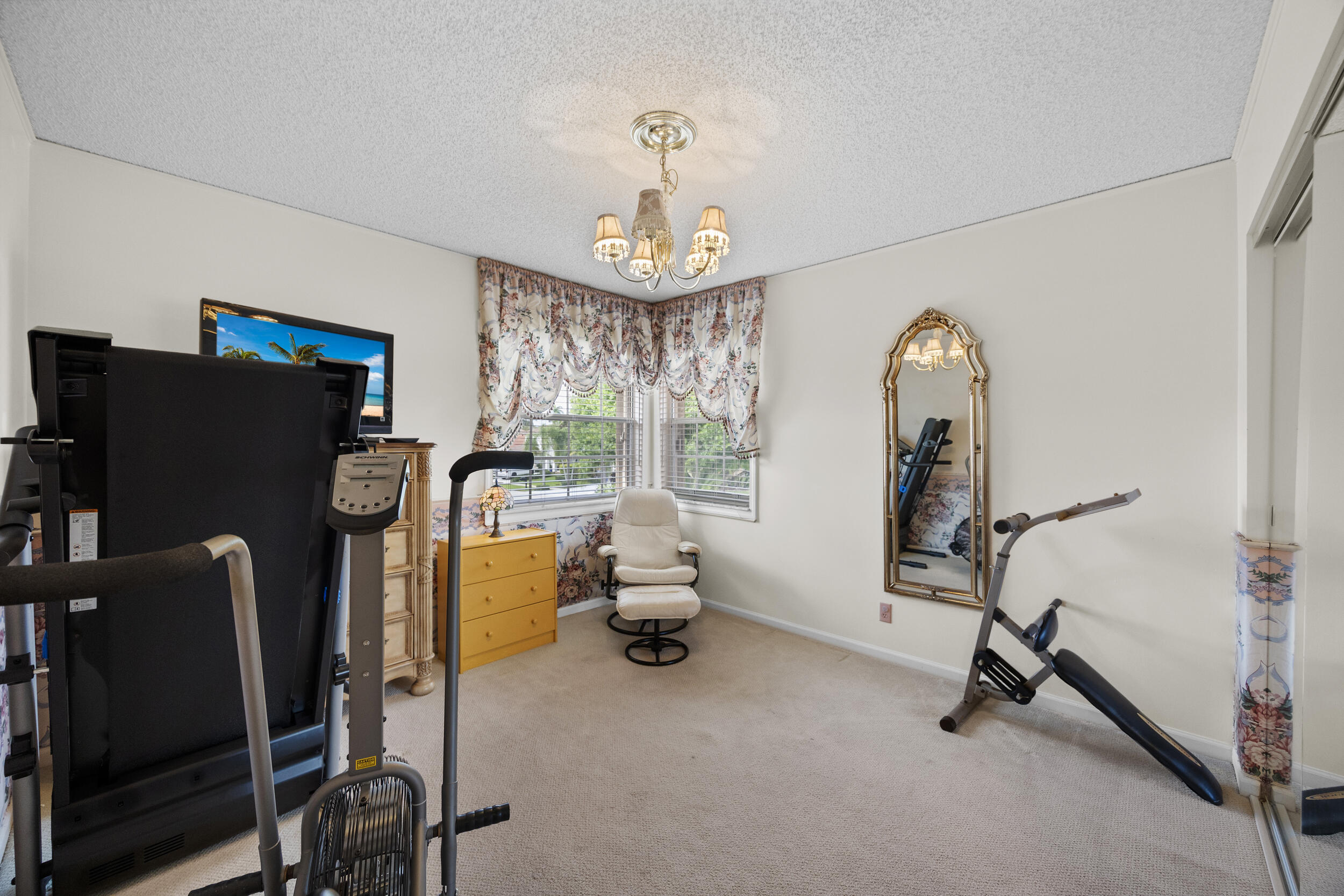 5597 Descartes Circle