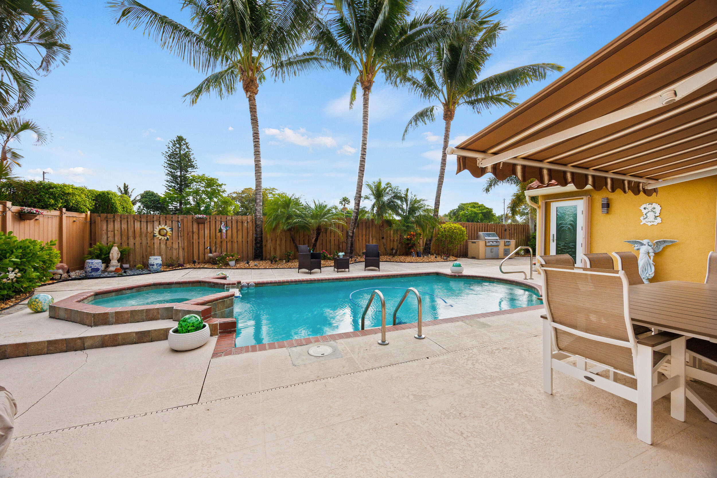 5597 Descartes Circle