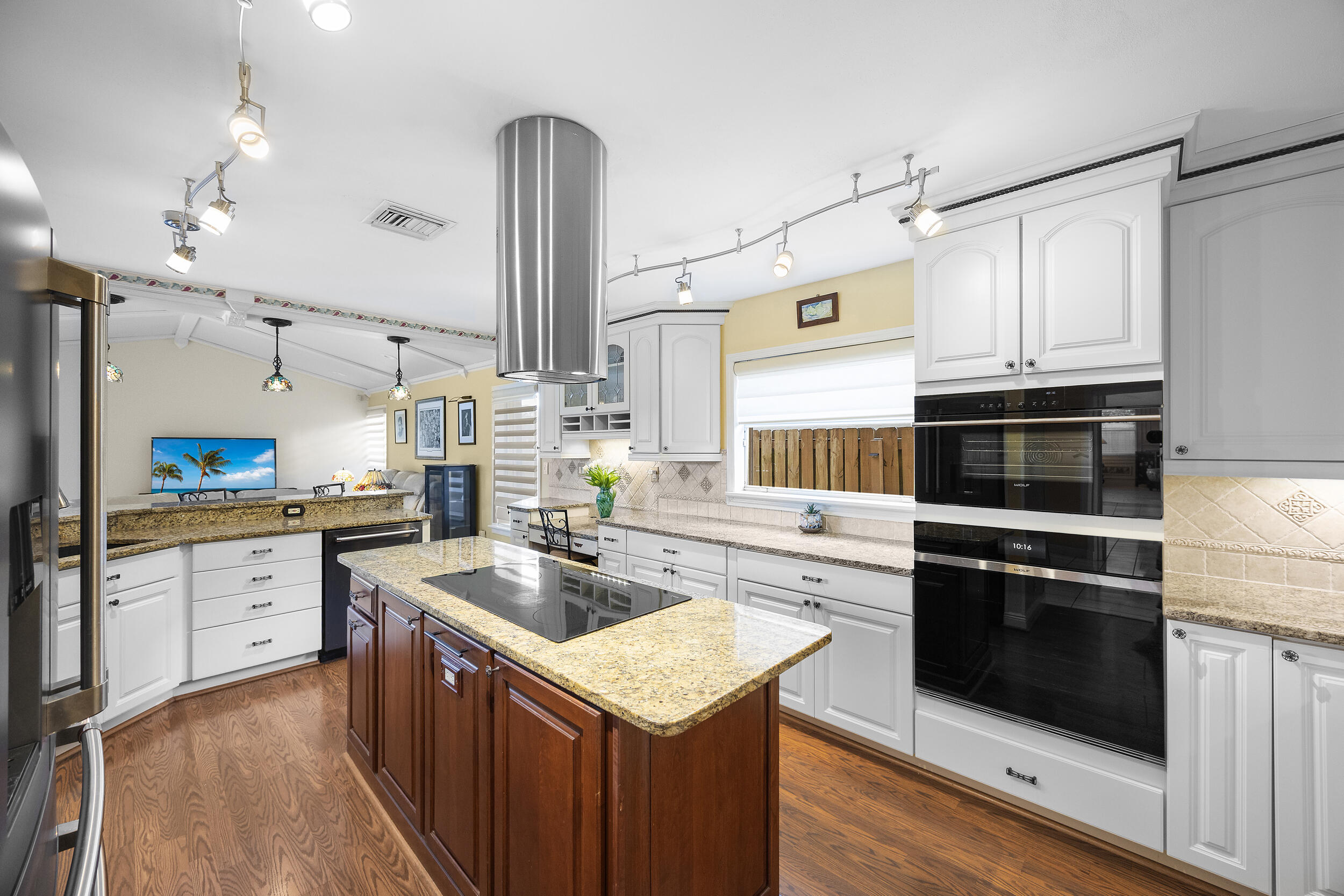 5597 Descartes Circle