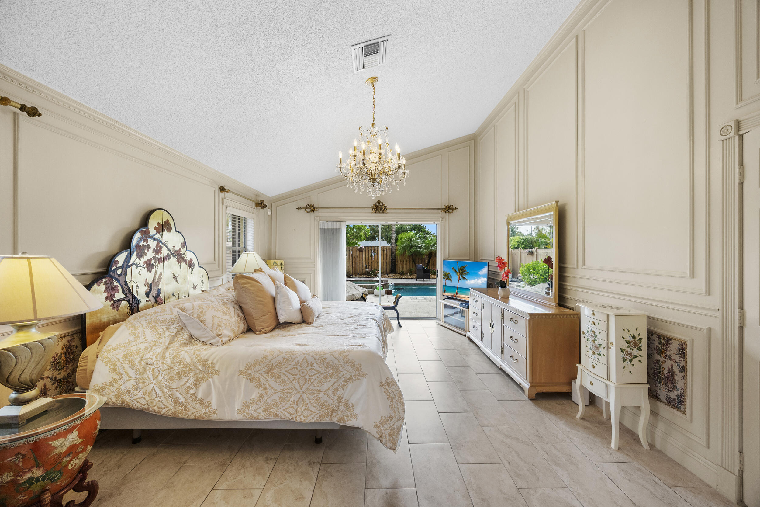 5597 Descartes Circle