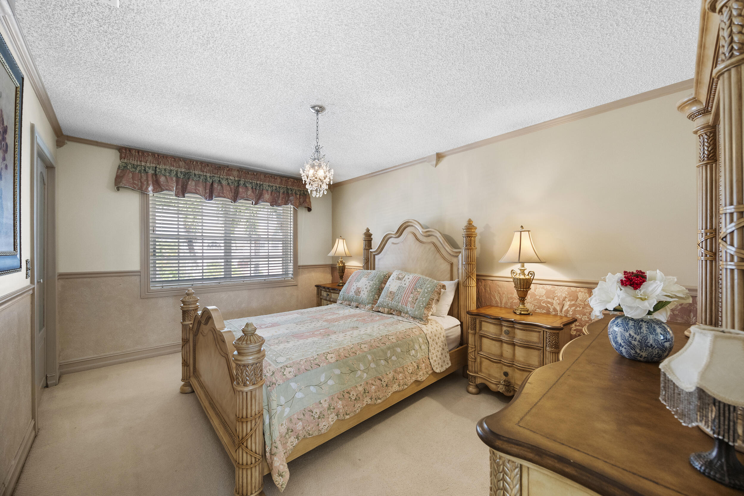 5597 Descartes Circle