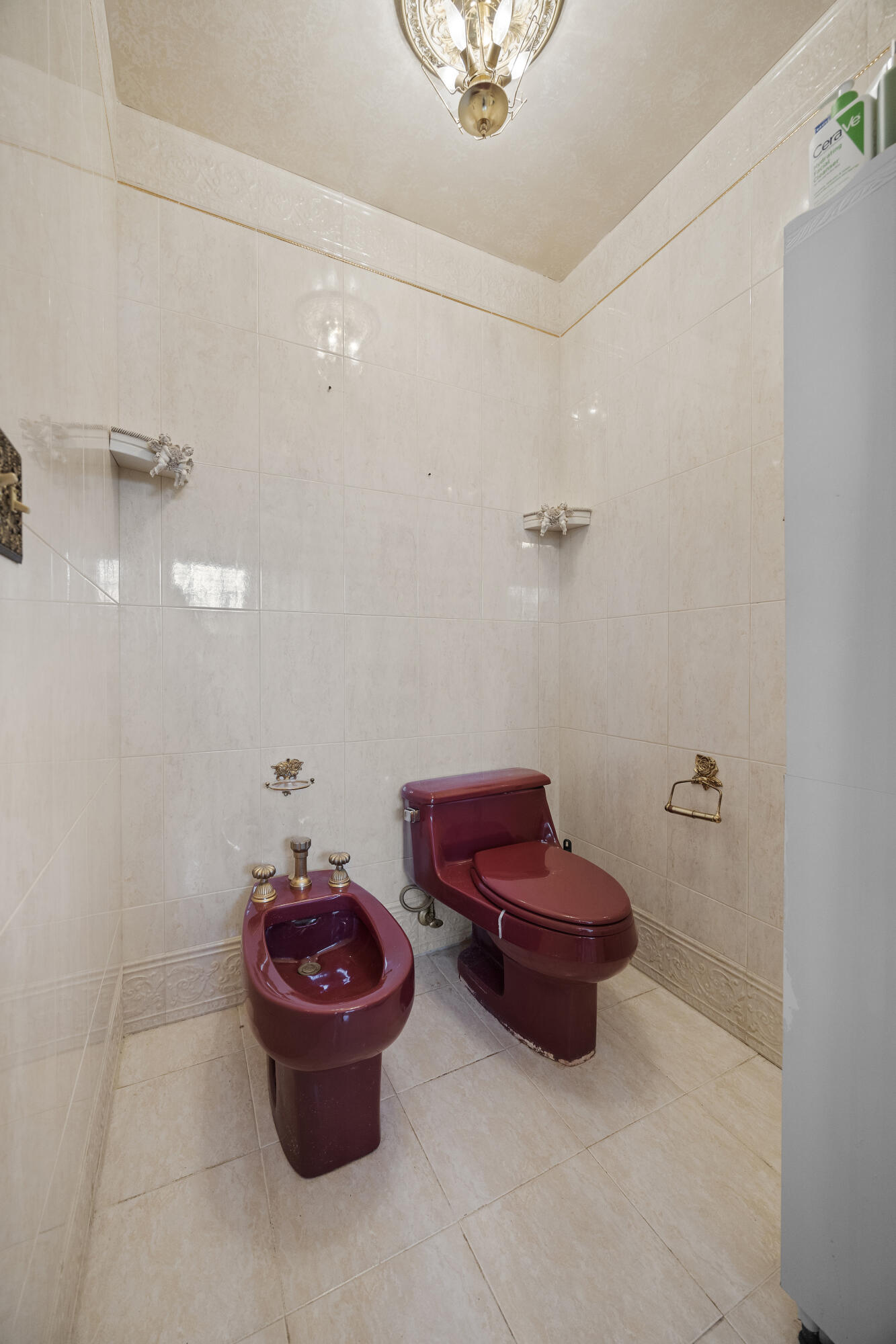 5597 Descartes Circle