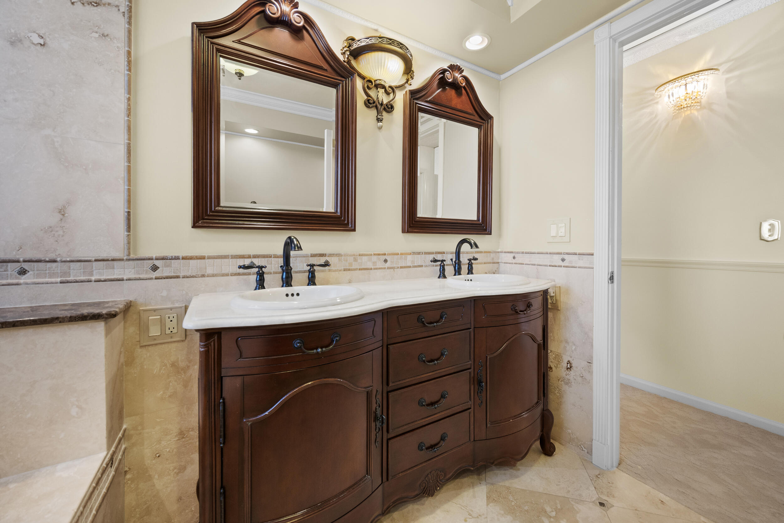 5597 Descartes Circle