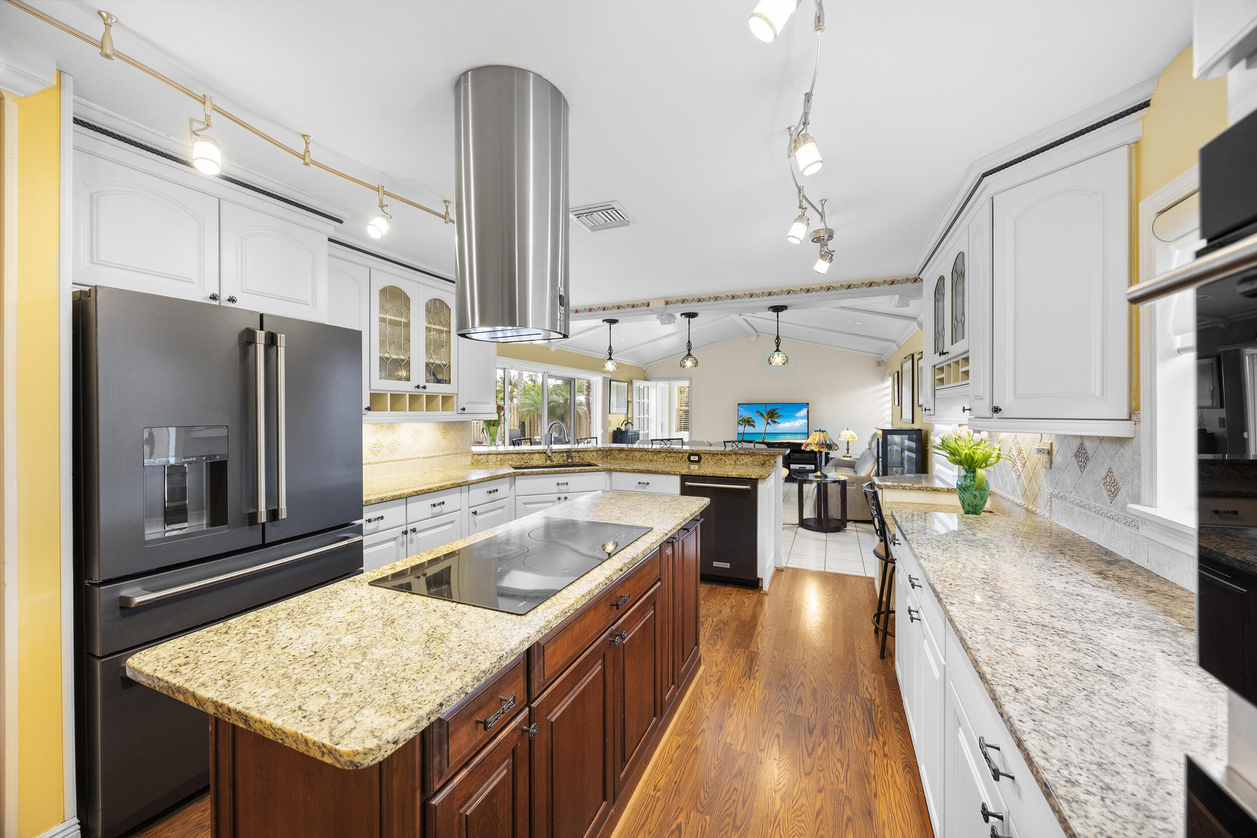 5597 Descartes Circle