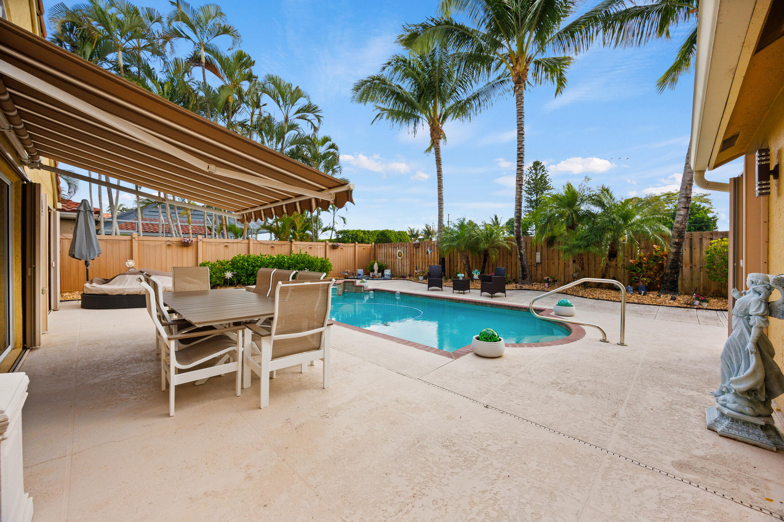 5597 Descartes Circle