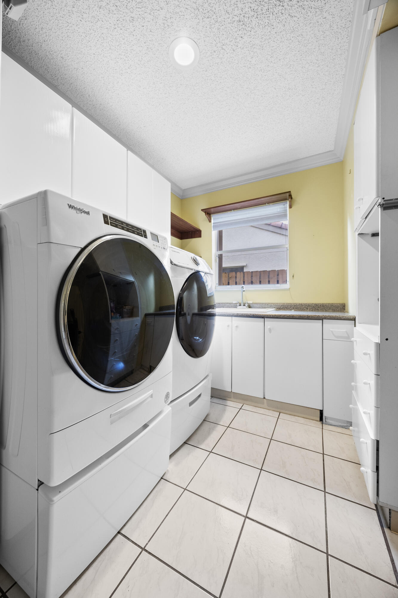 5597 Descartes Circle