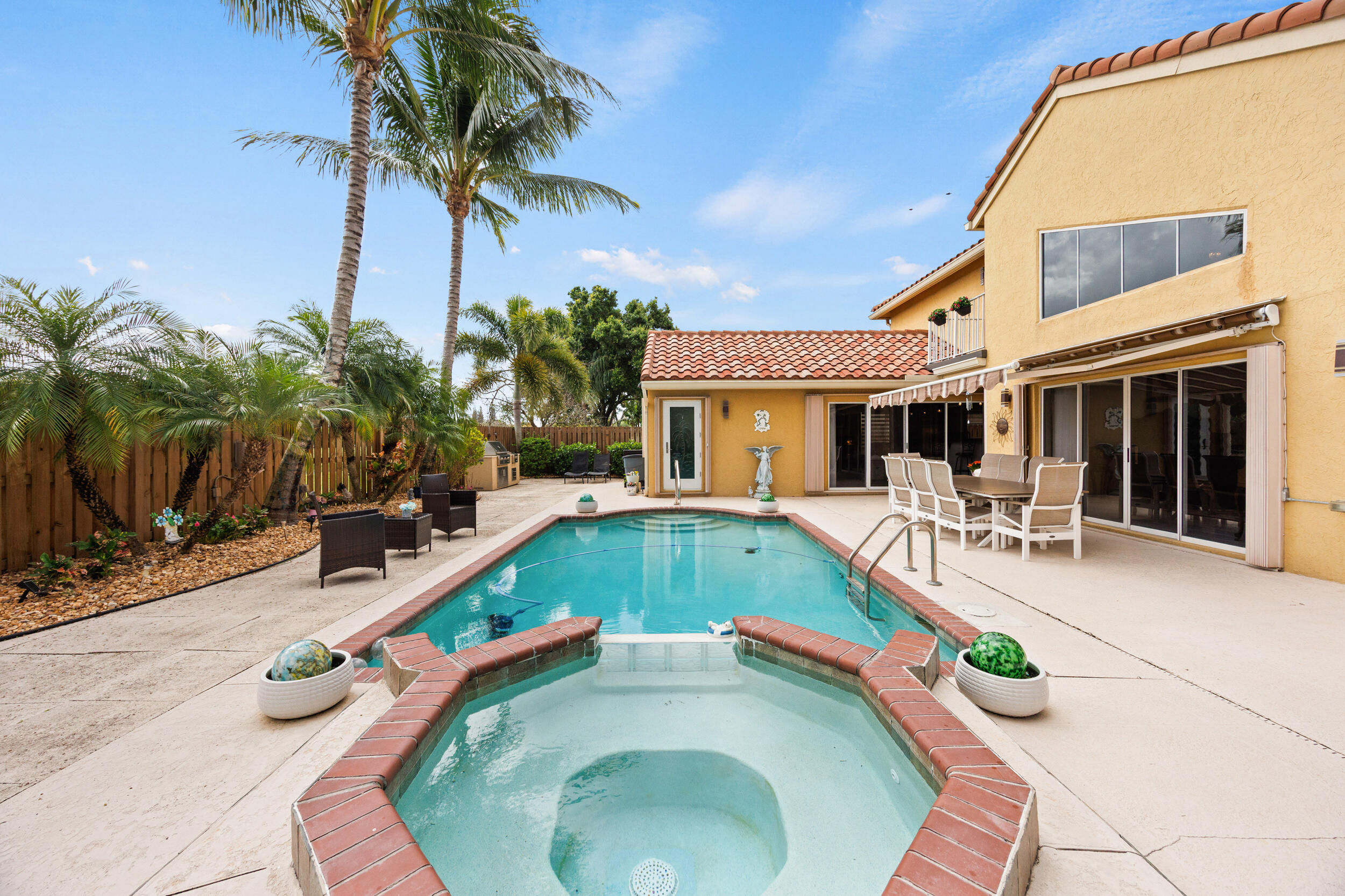 5597 Descartes Circle