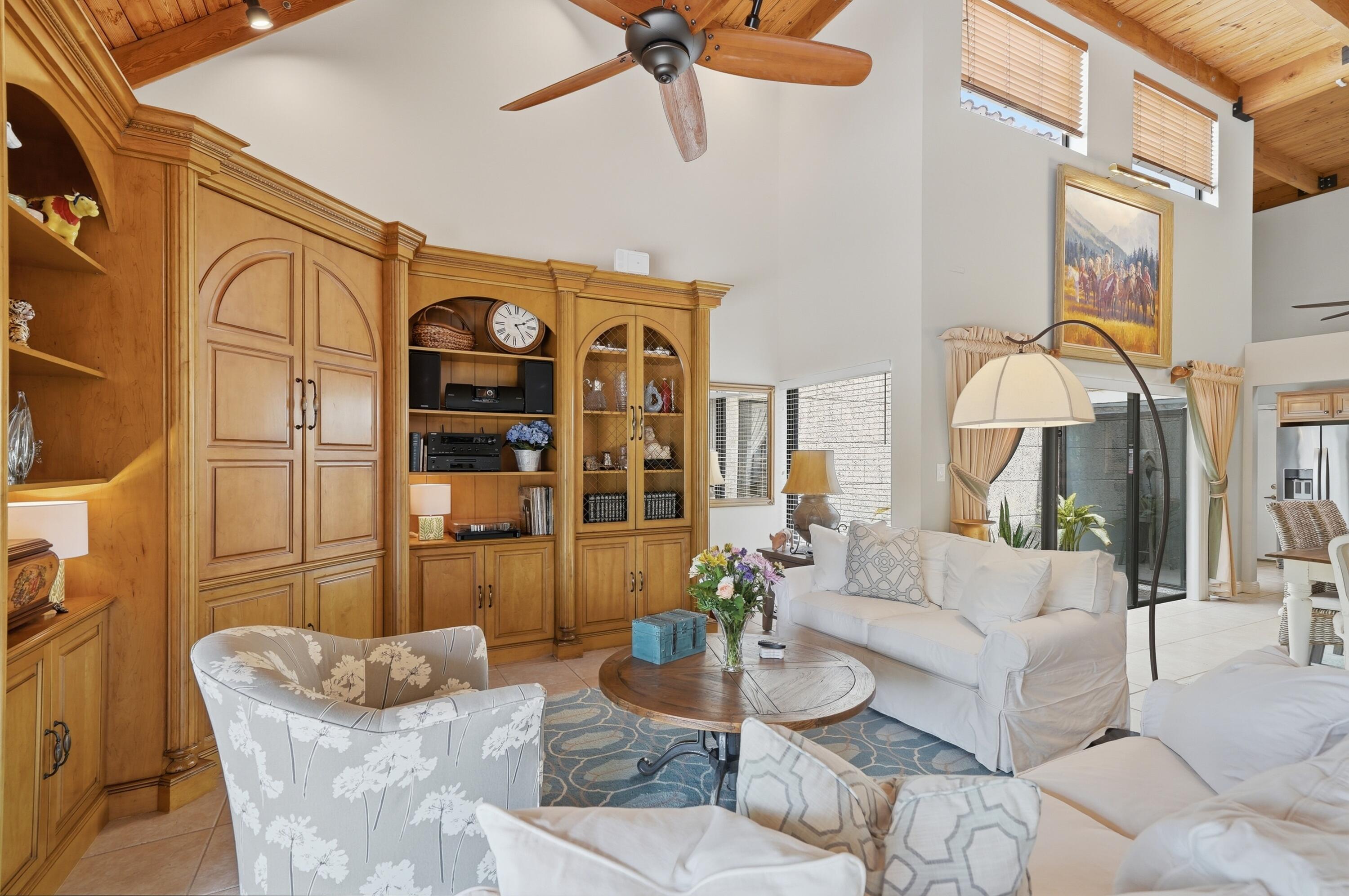 6533 Las Flores Drive