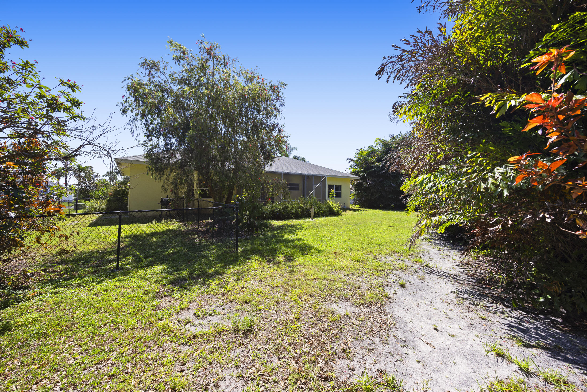 105 Monterey Way