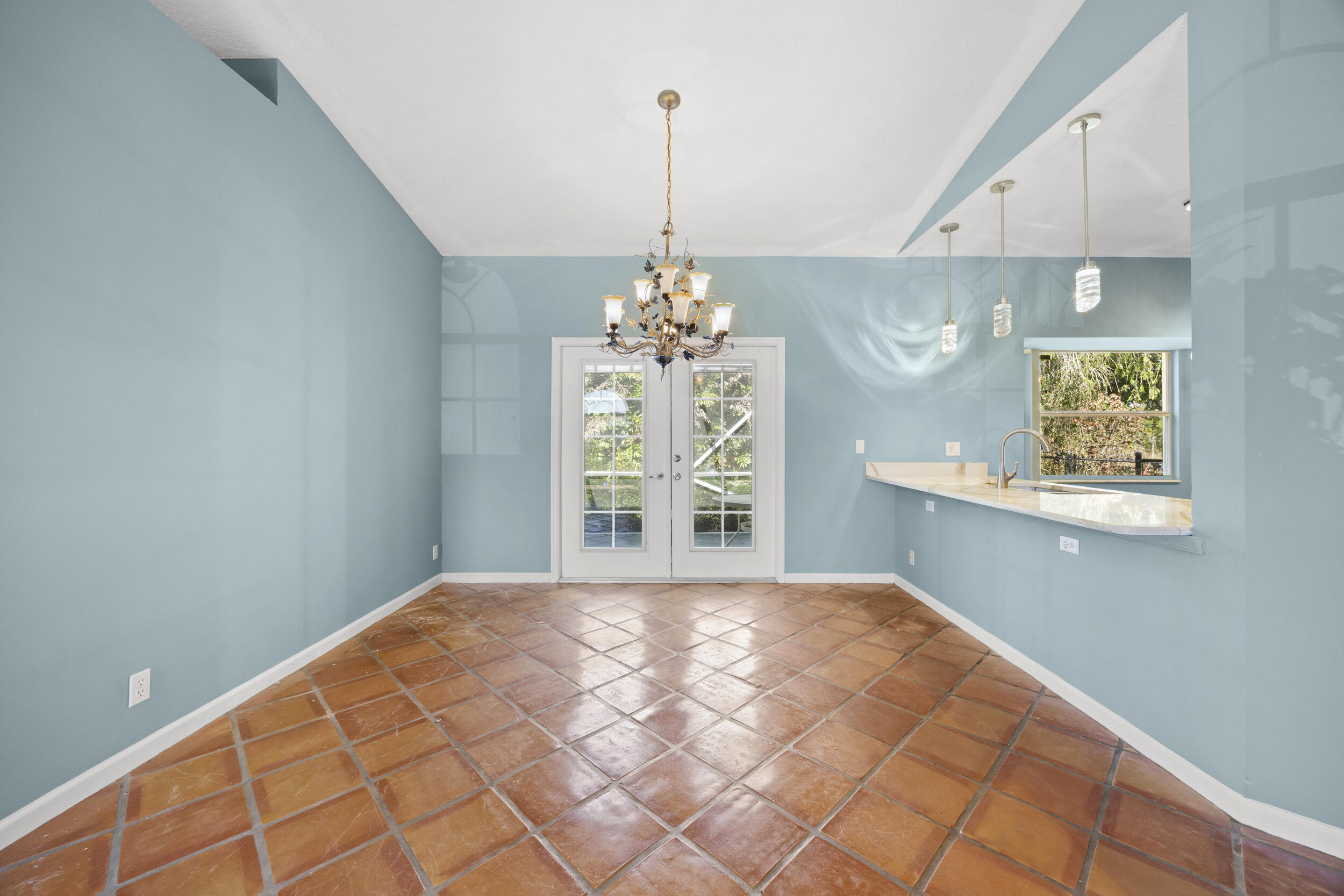 105 Monterey Way