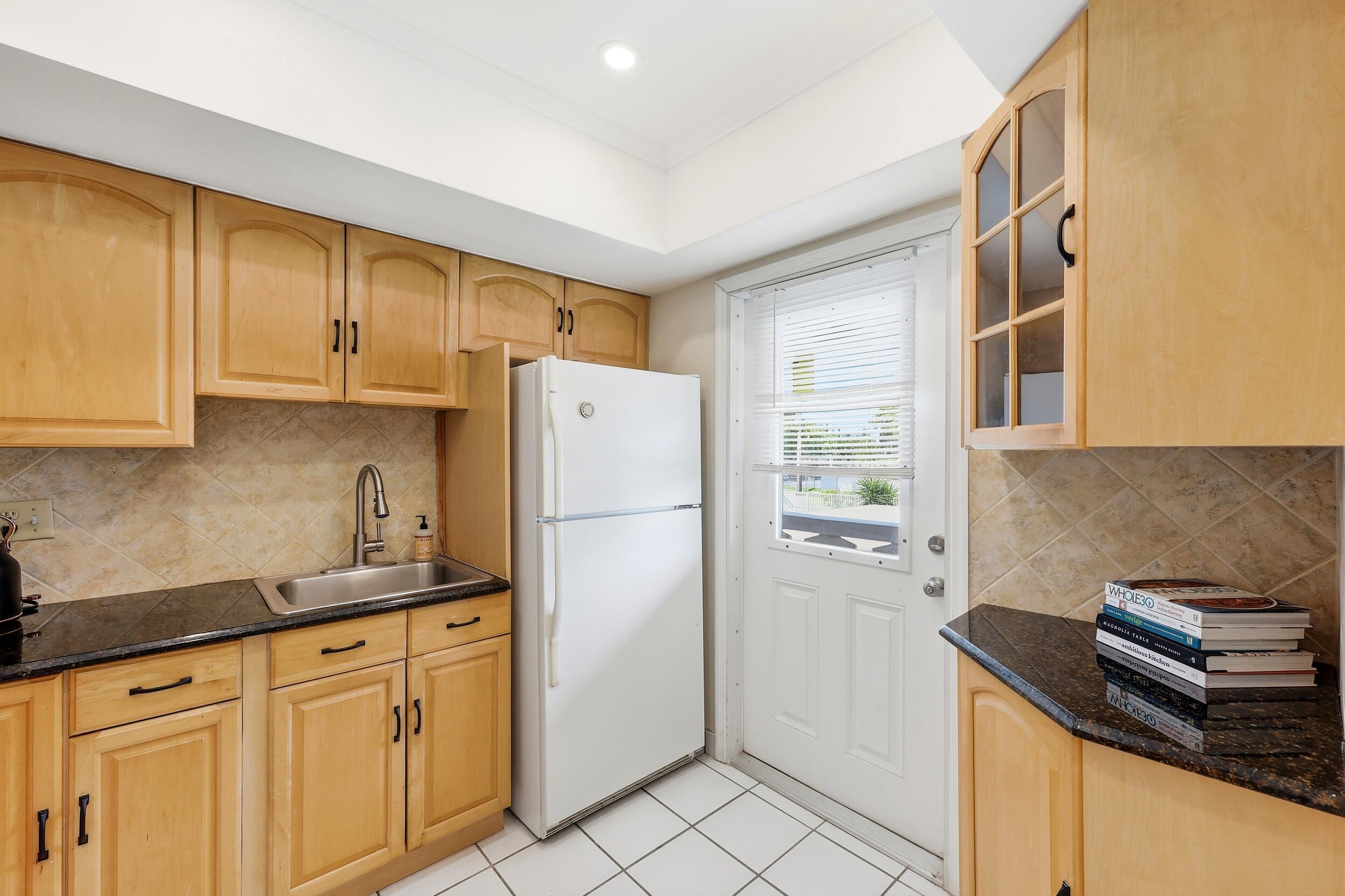 3300 NE 10th Terrace 40