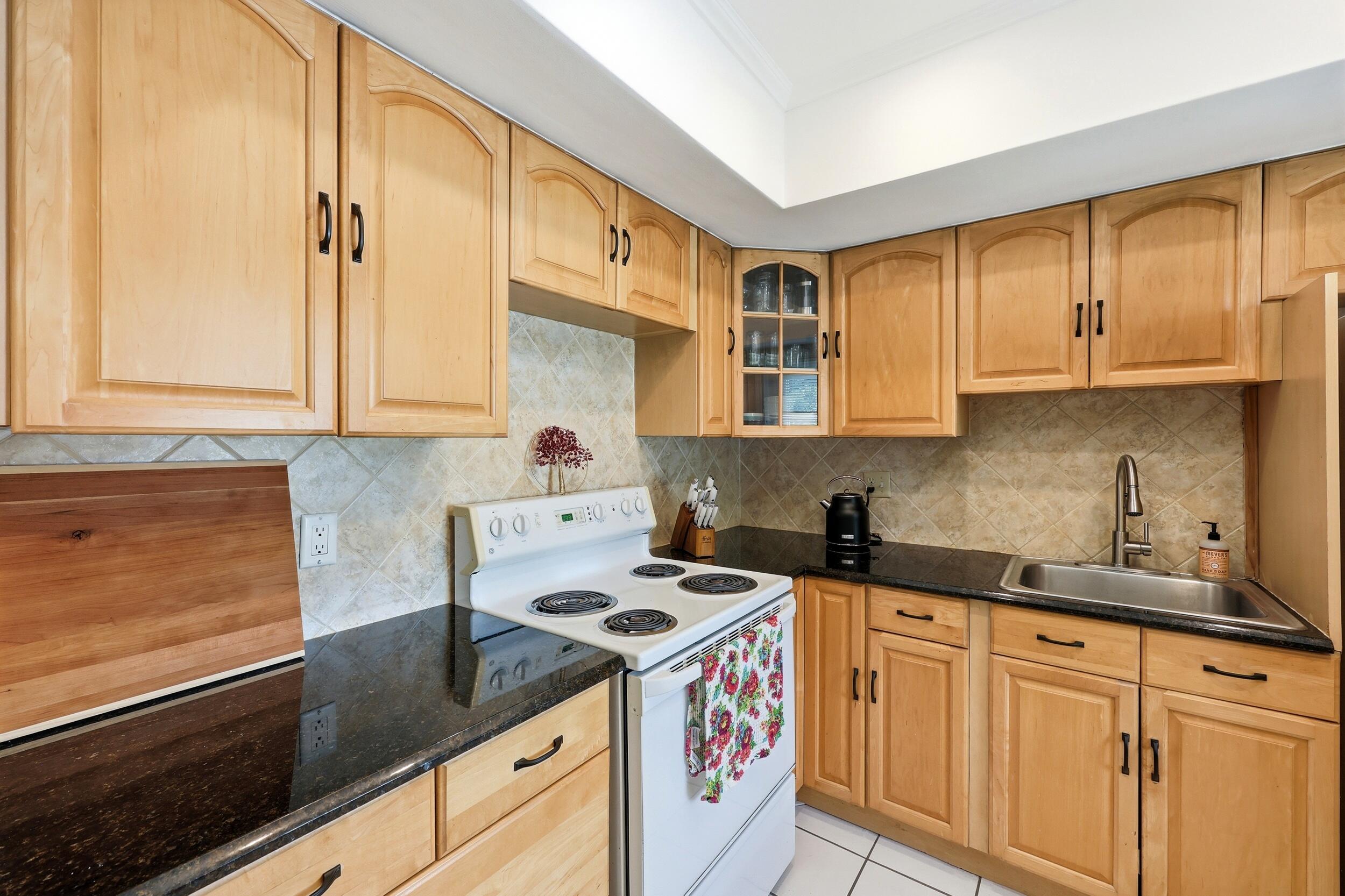 3300 NE 10th Terrace 40