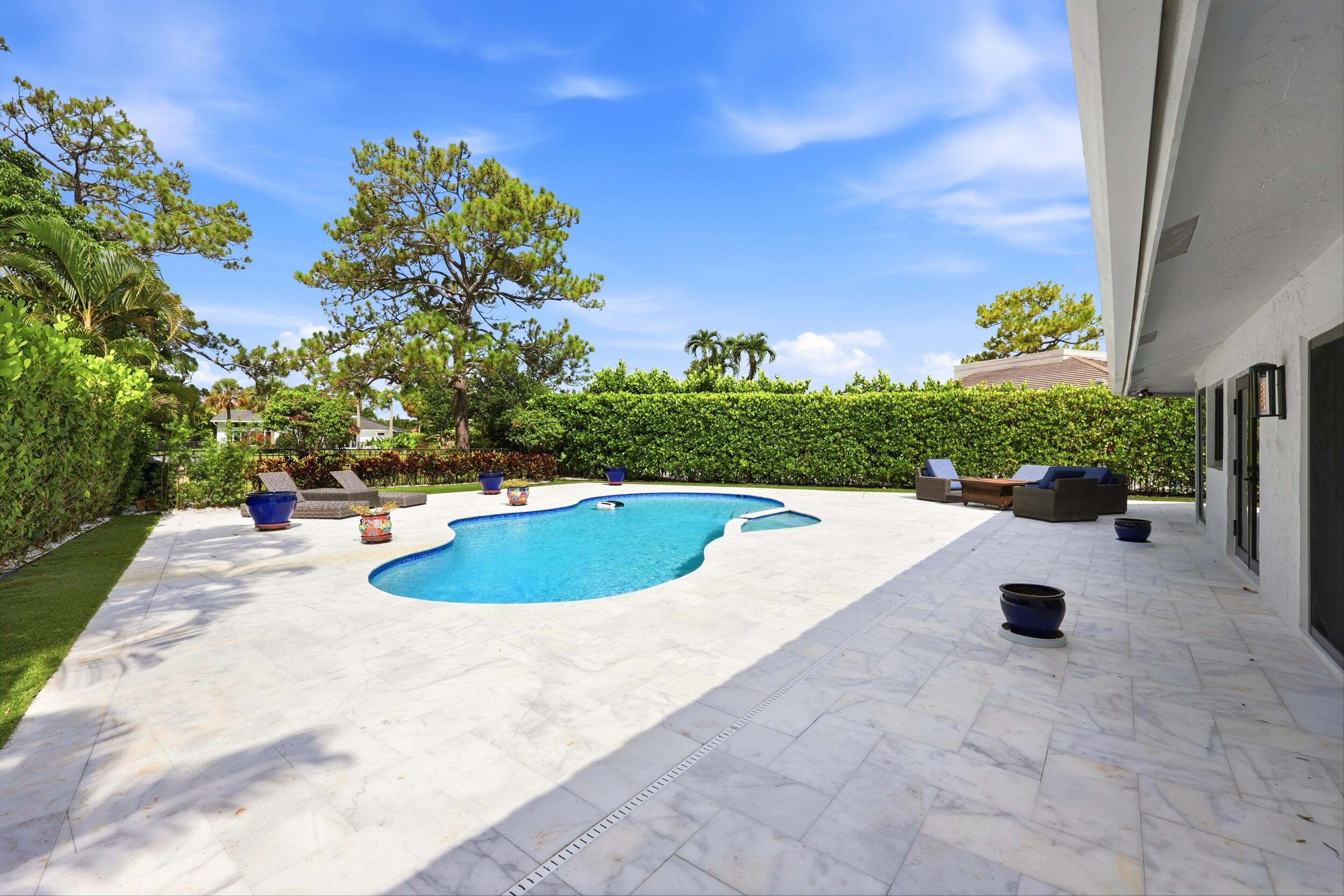 624 W Lakewoode Circle W