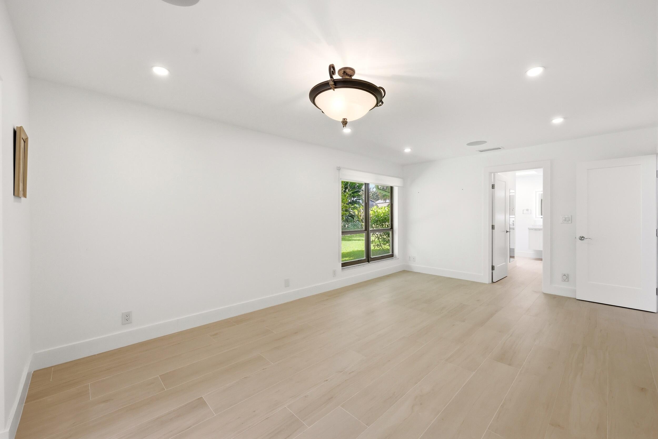624 W Lakewoode Circle W