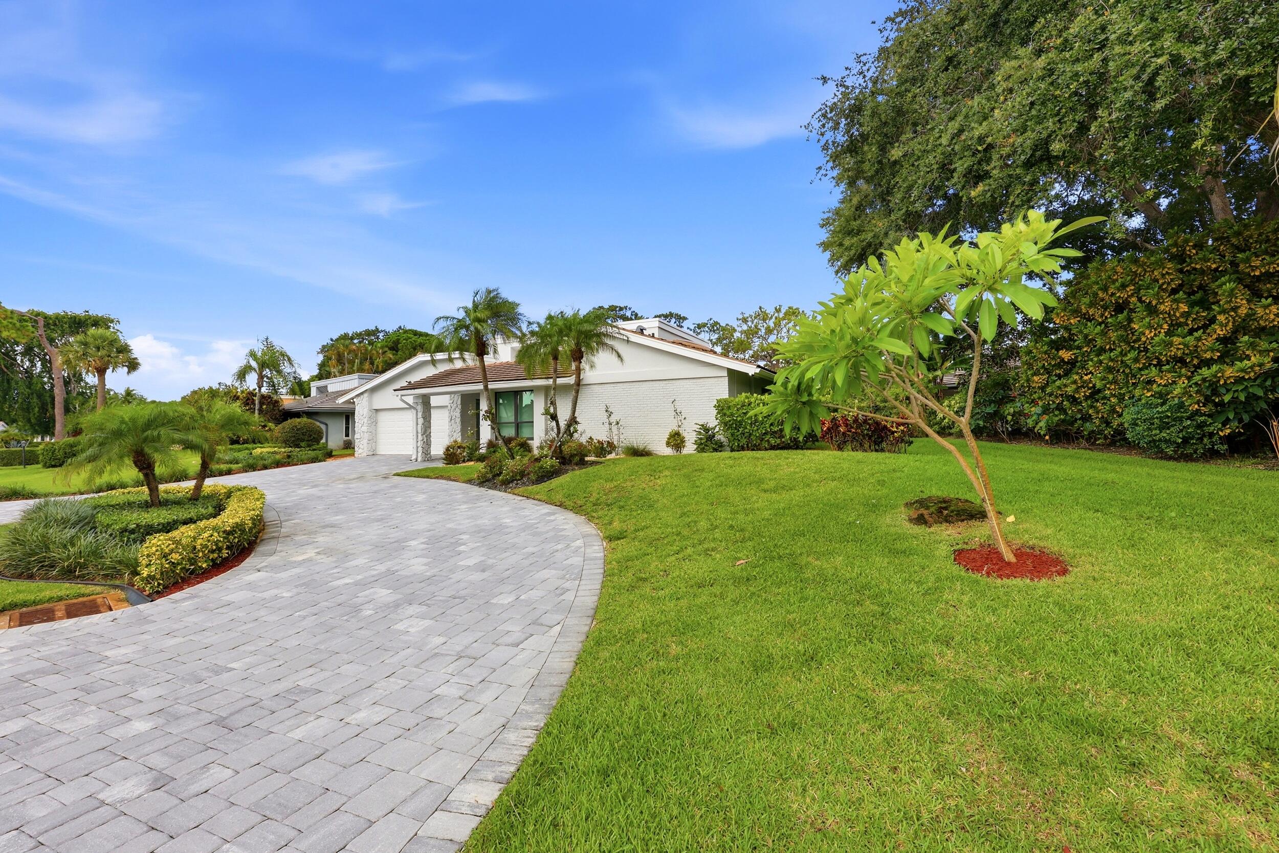 624 W Lakewoode Circle W