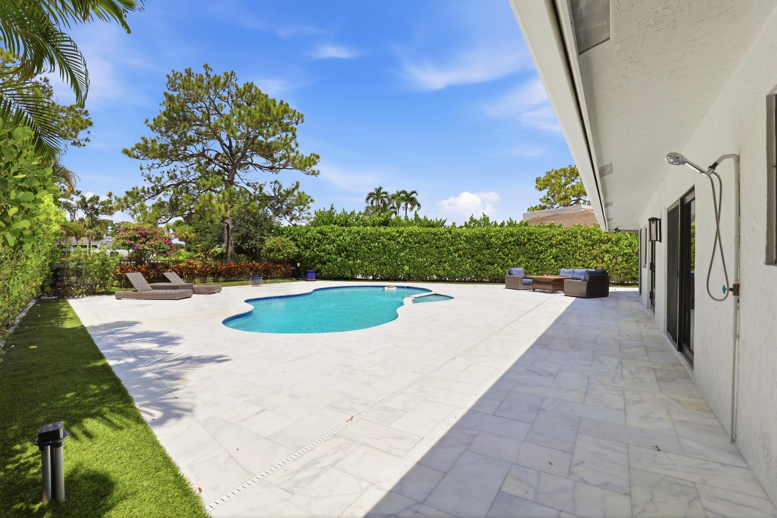 624 W Lakewoode Circle W