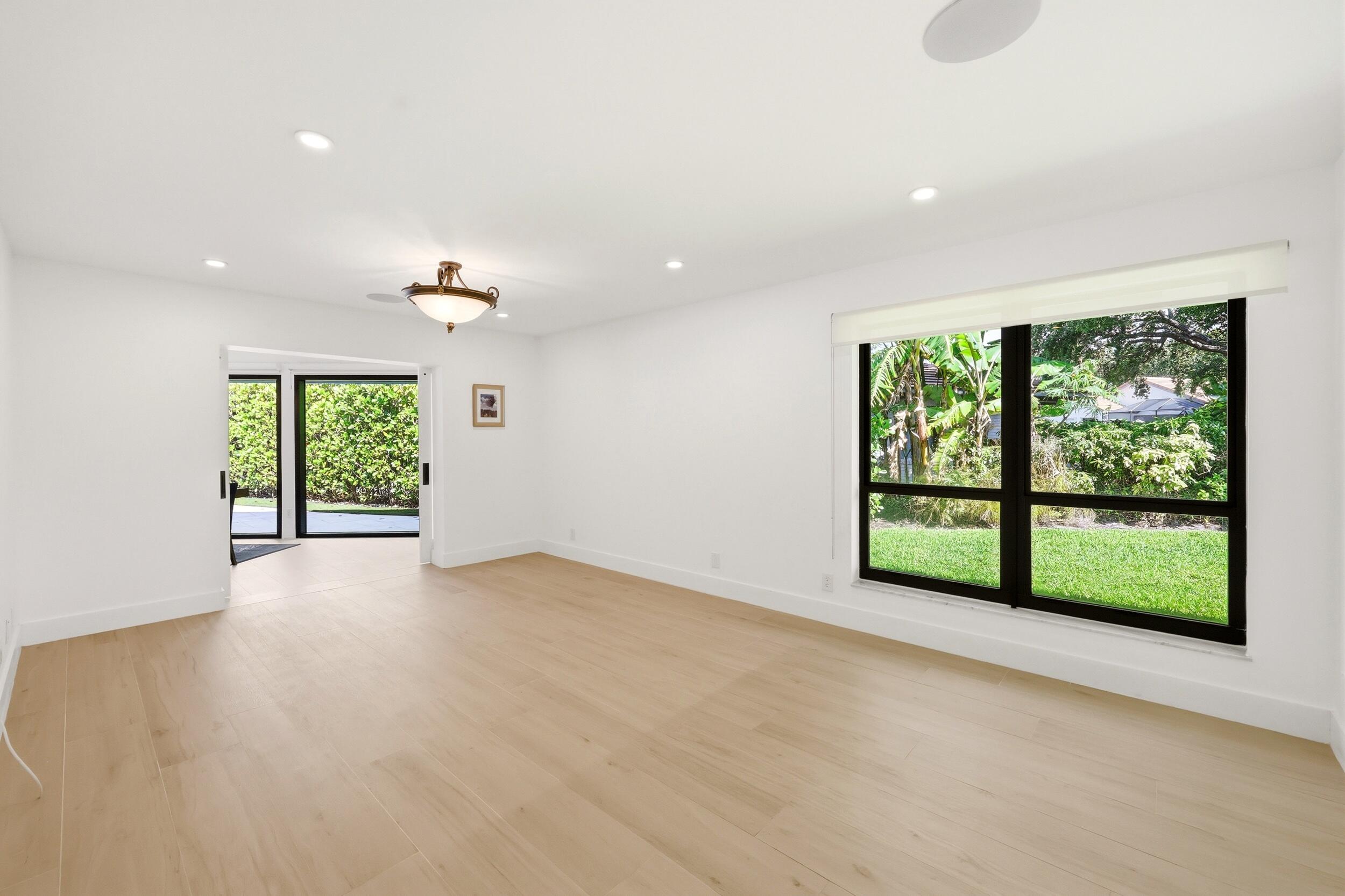 624 W Lakewoode Circle W