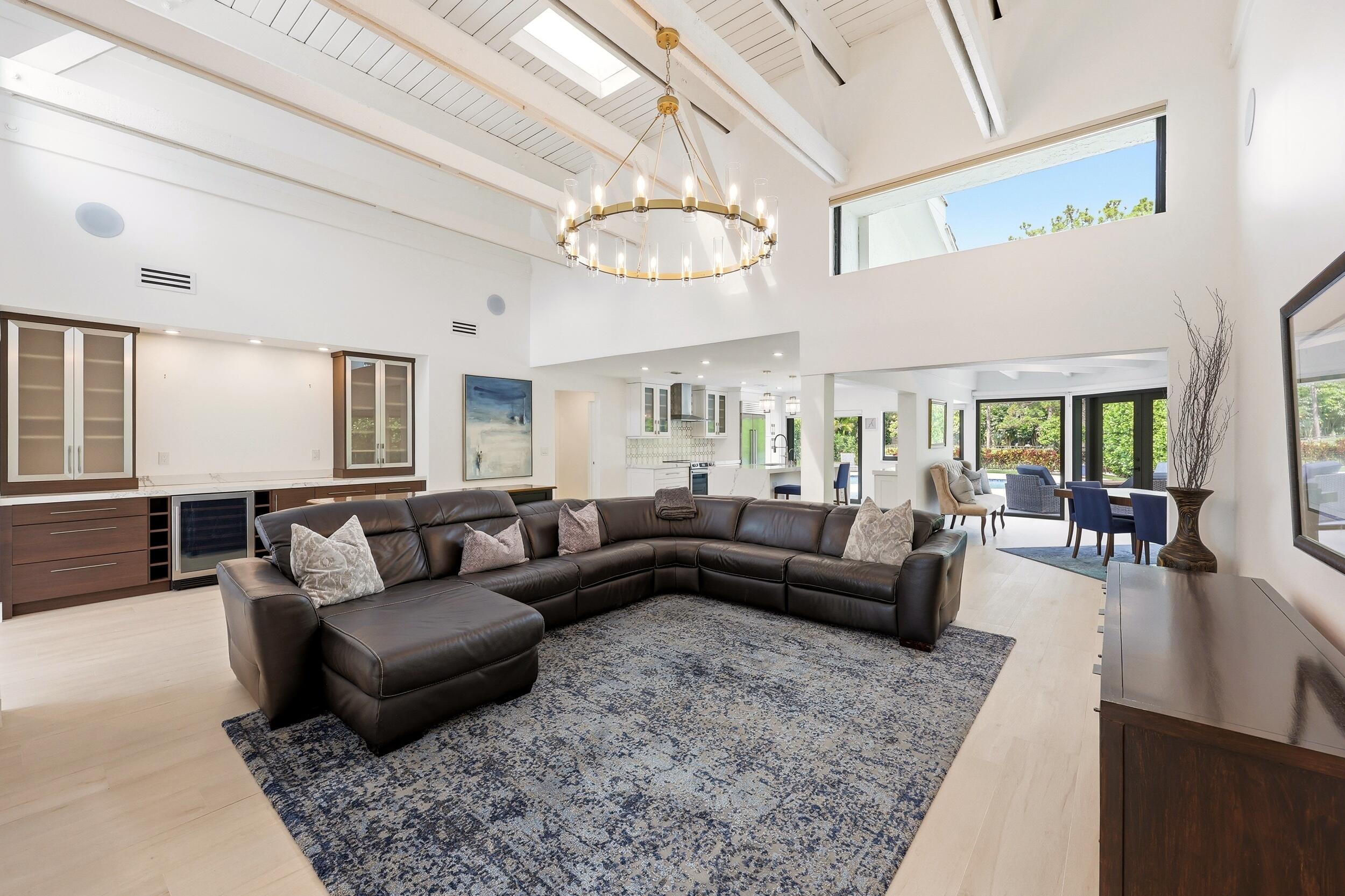 624 W Lakewoode Circle W