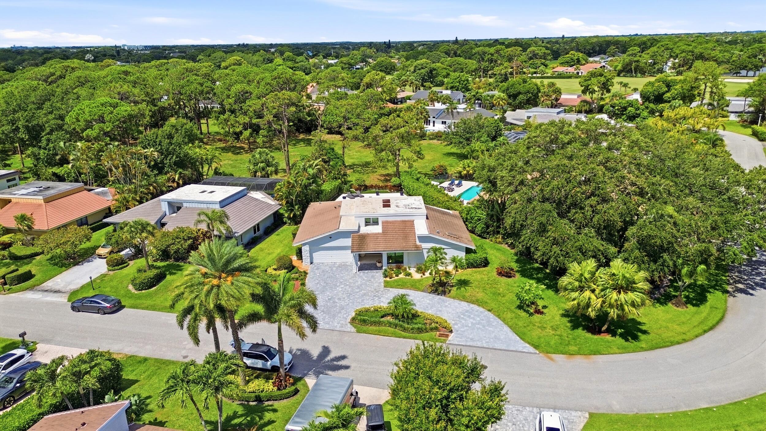 624 W Lakewoode Circle W