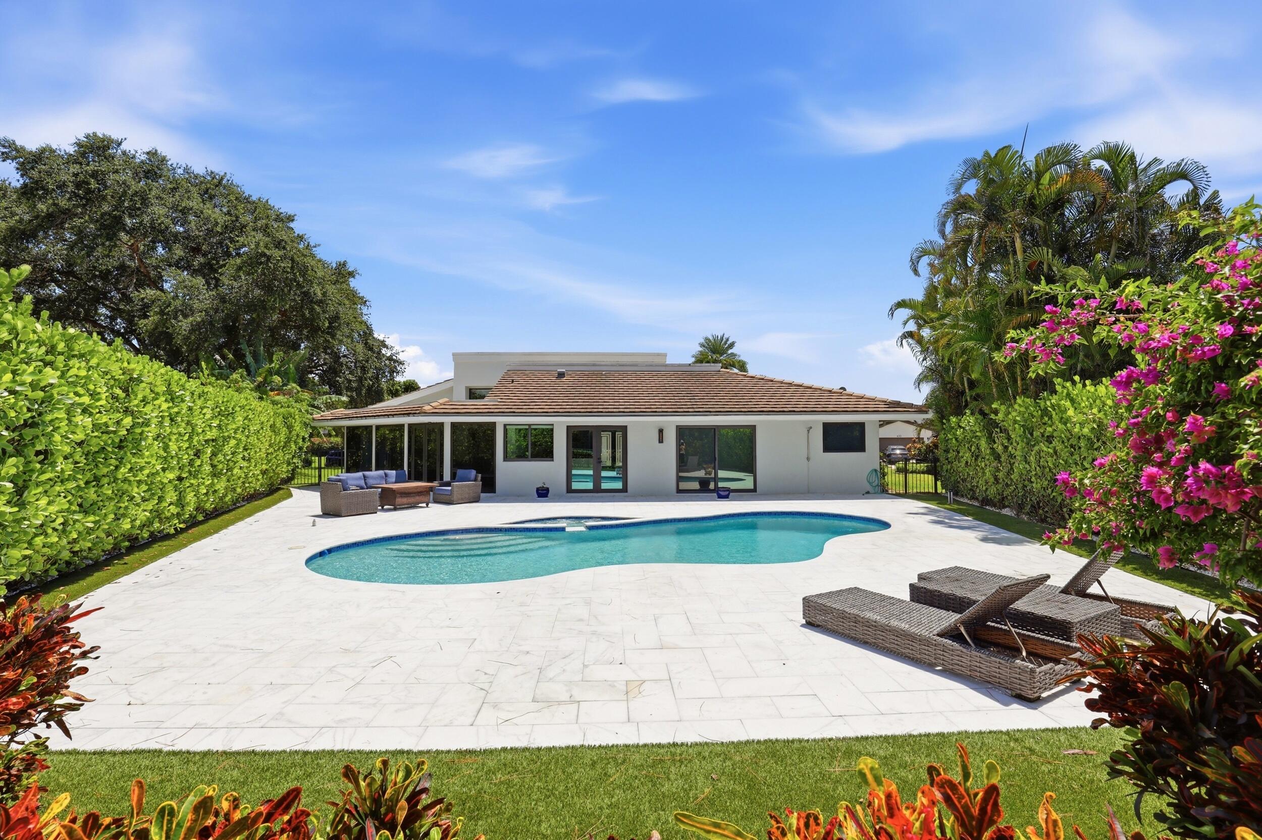 624 W Lakewoode Circle W