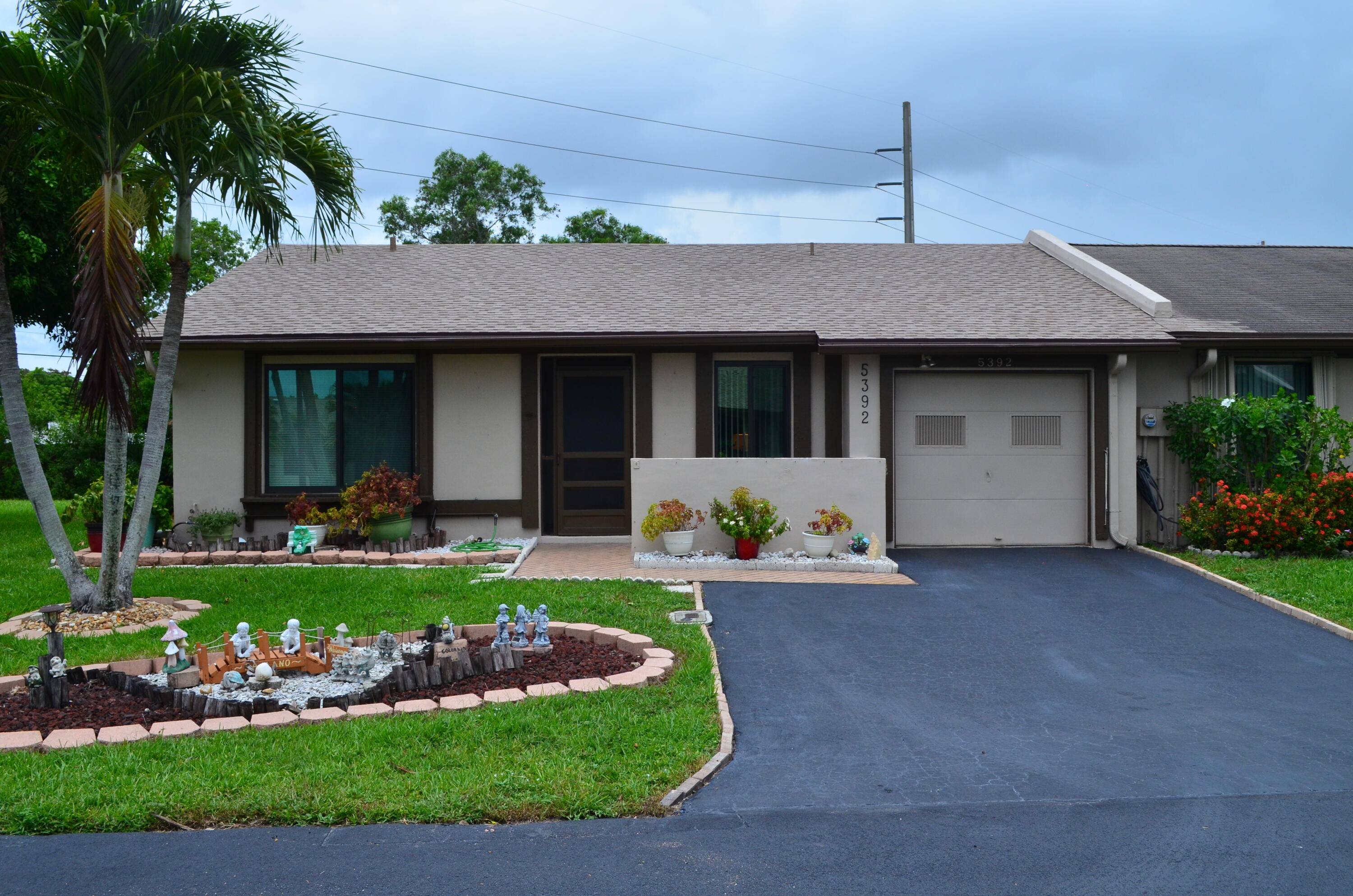 5392 Viburnum Circle