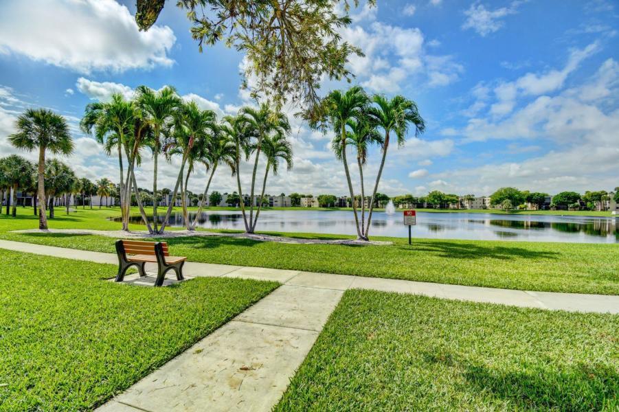 5392 Viburnum Circle