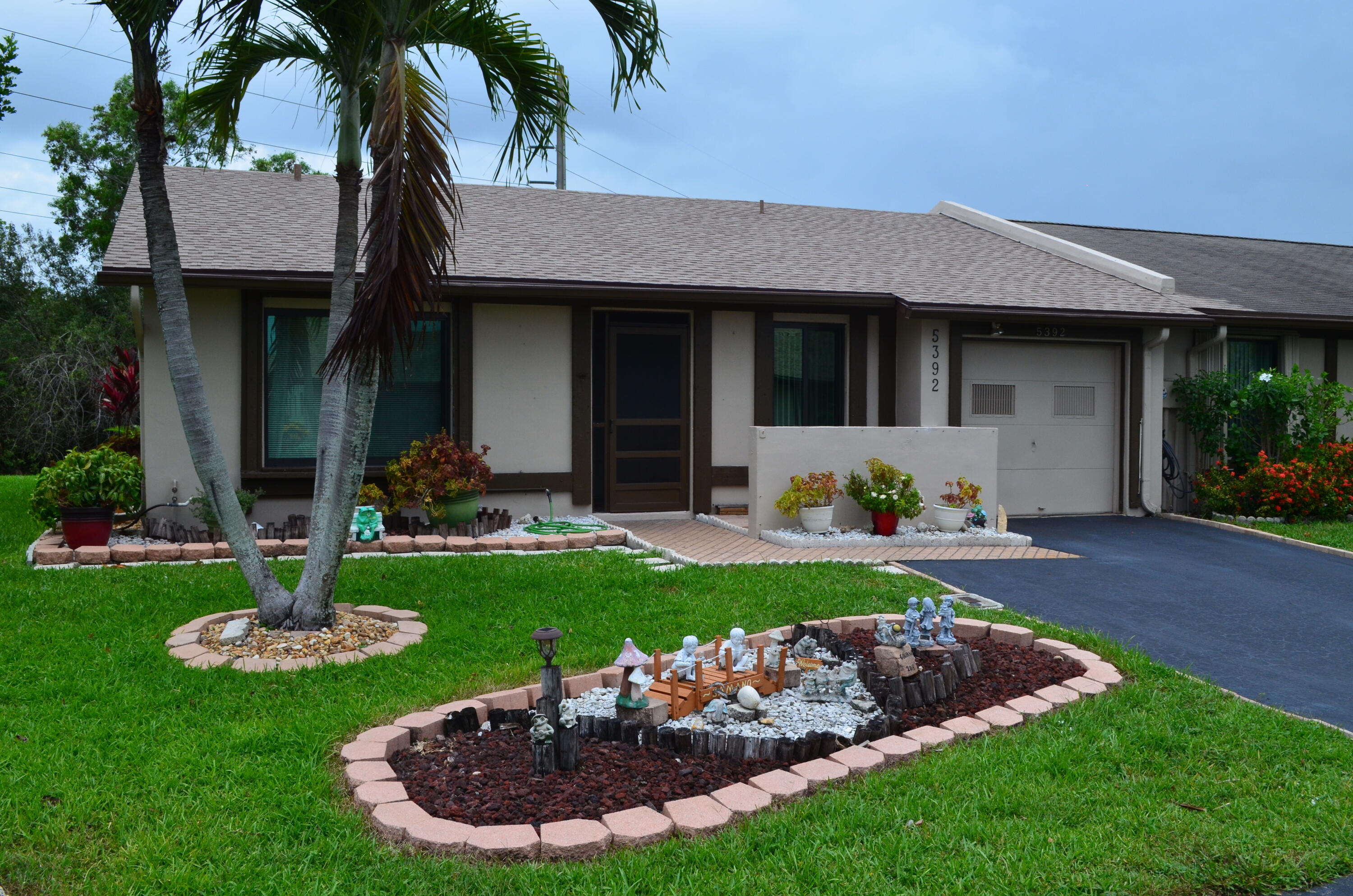 5392 Viburnum Circle