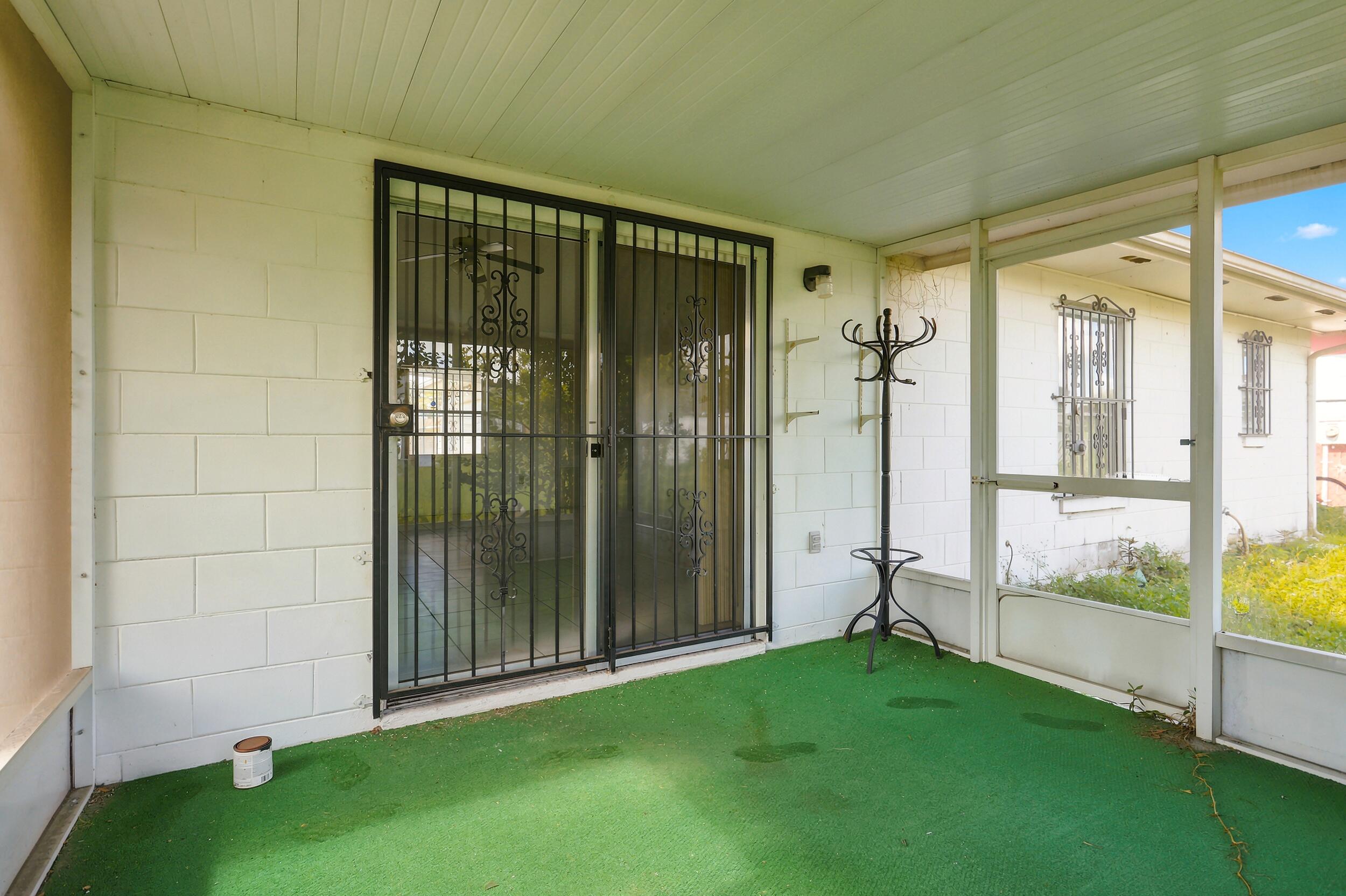 2737 Myakka Drive