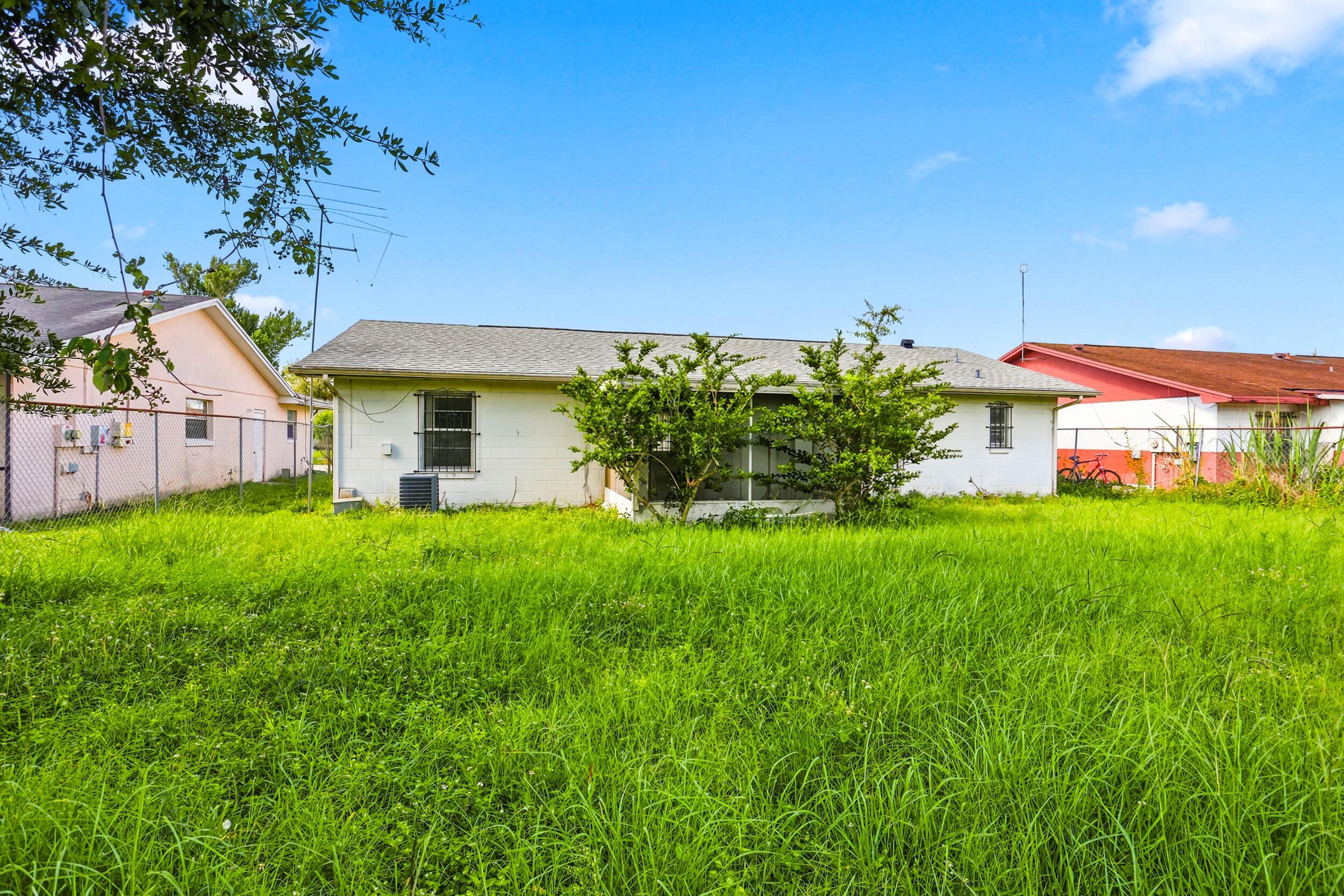 2737 Myakka Drive