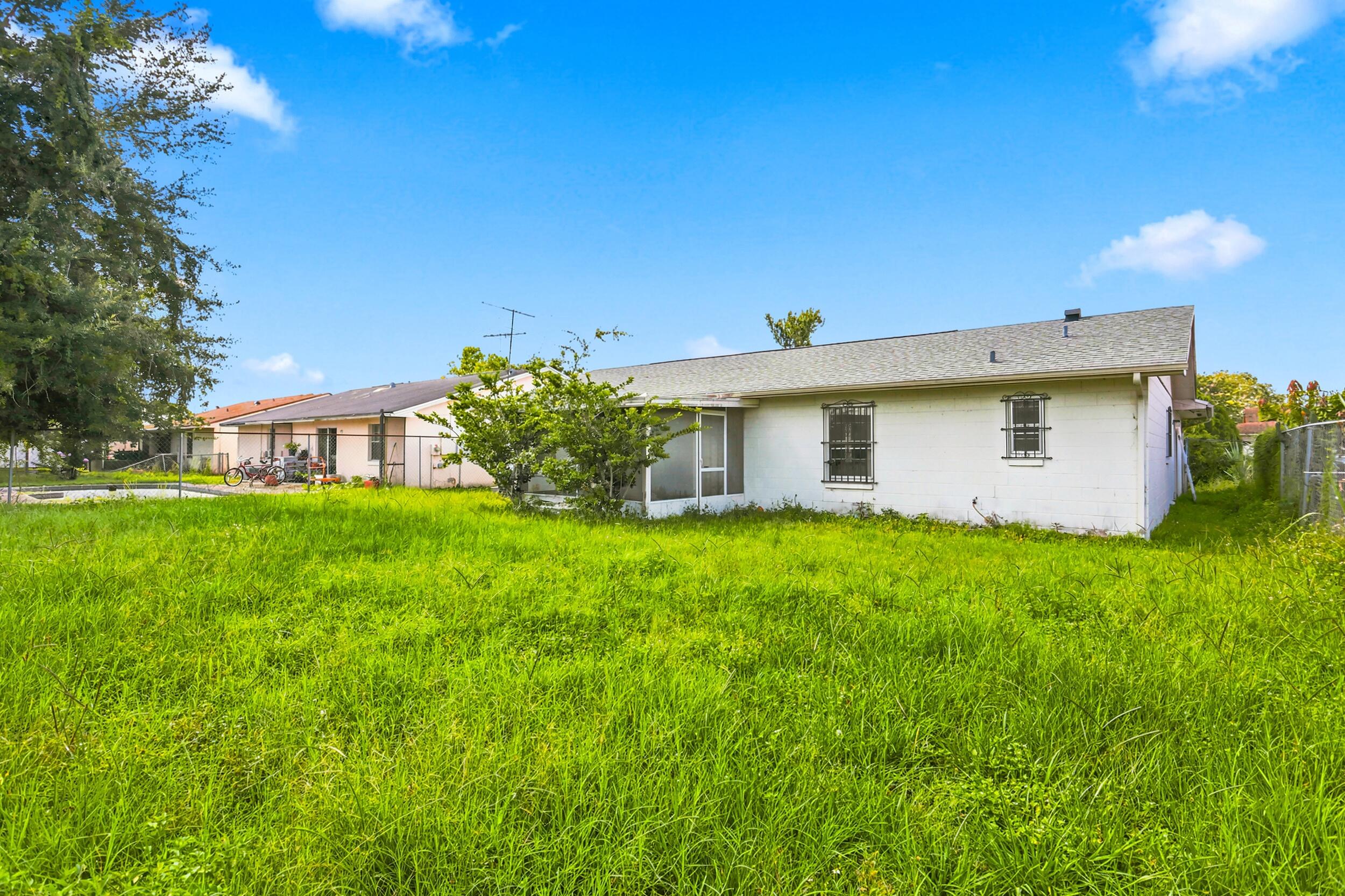 2737 Myakka Drive
