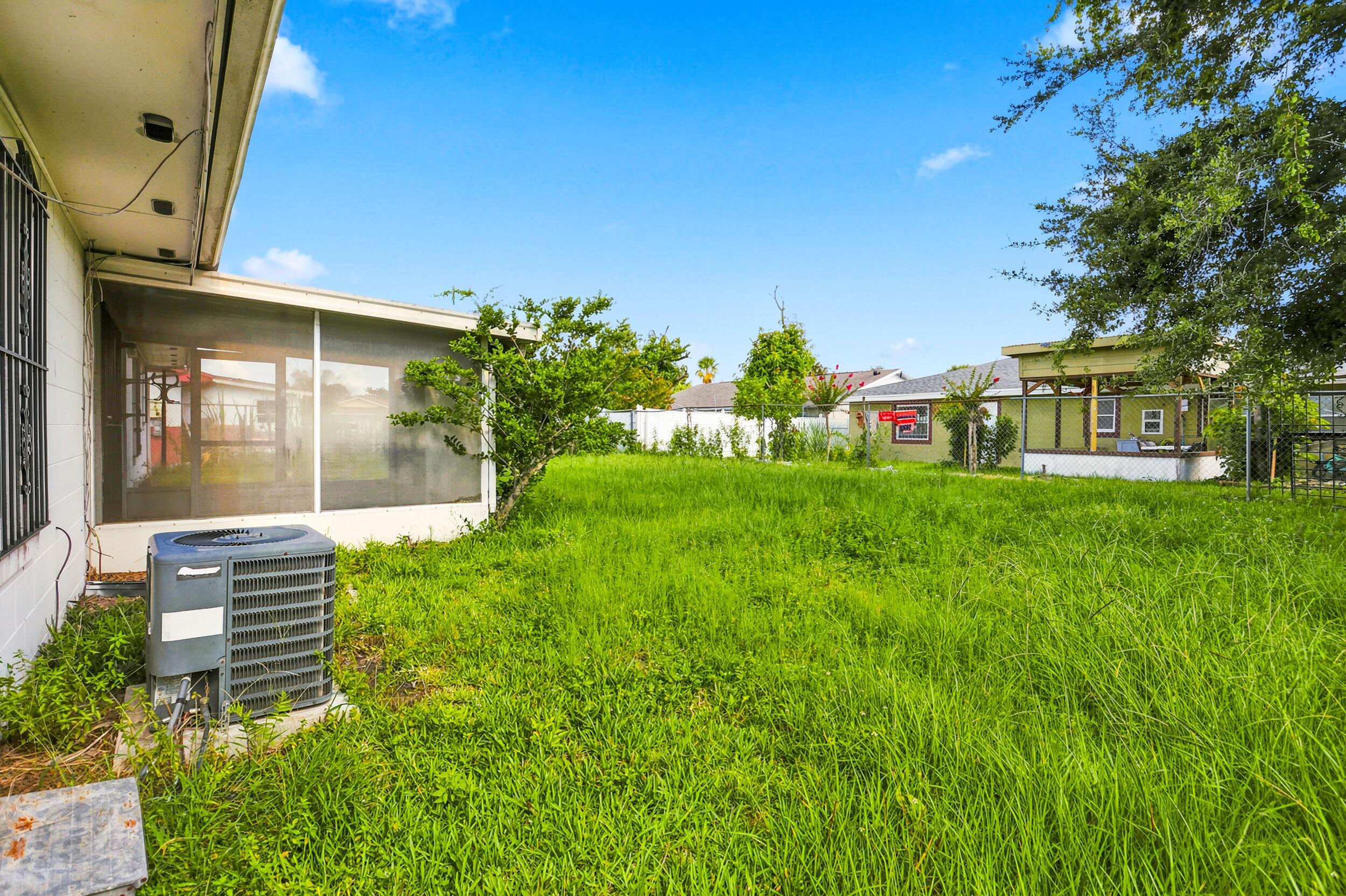 2737 Myakka Drive
