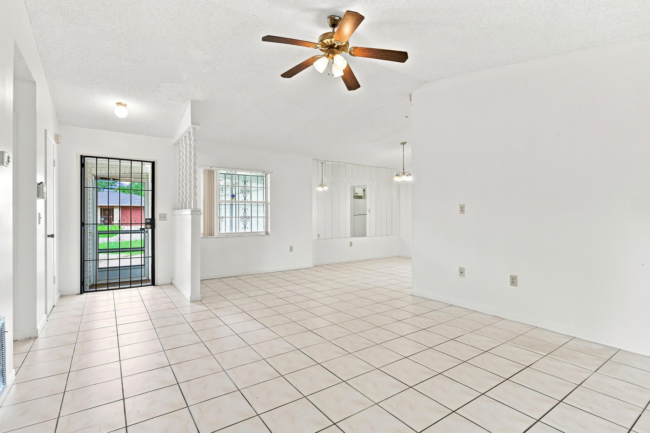 2737 Myakka Drive
