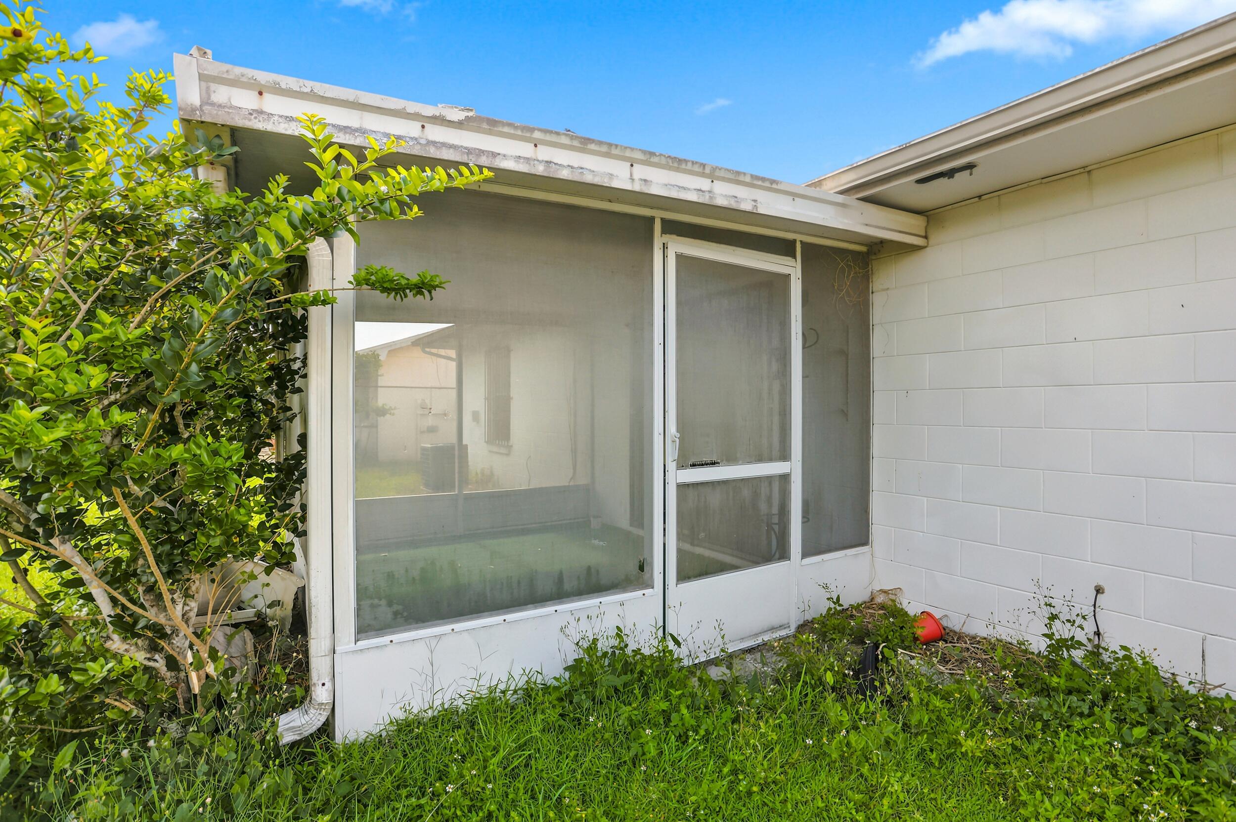 2737 Myakka Drive
