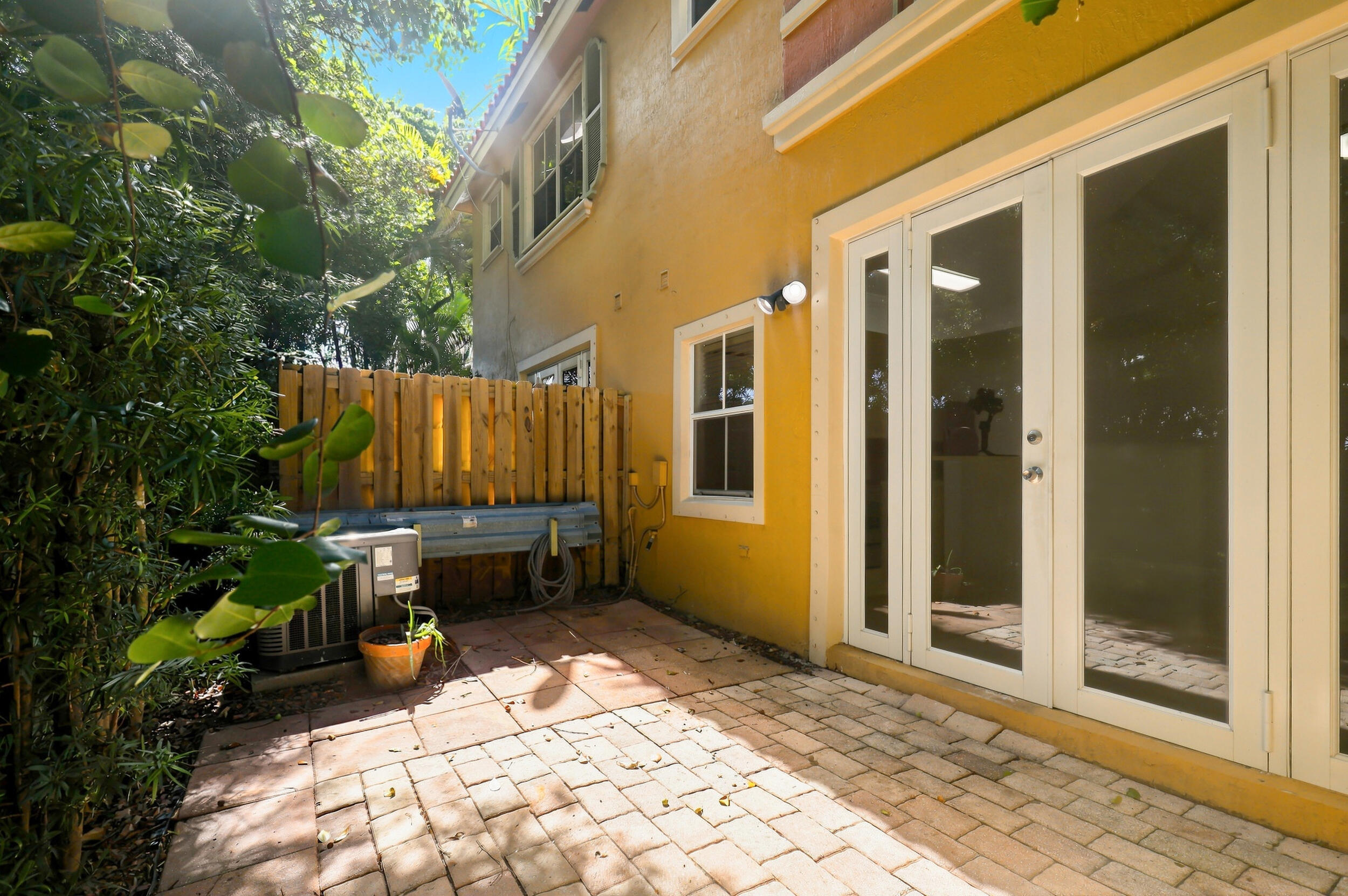 2107 Anchor Court 2104