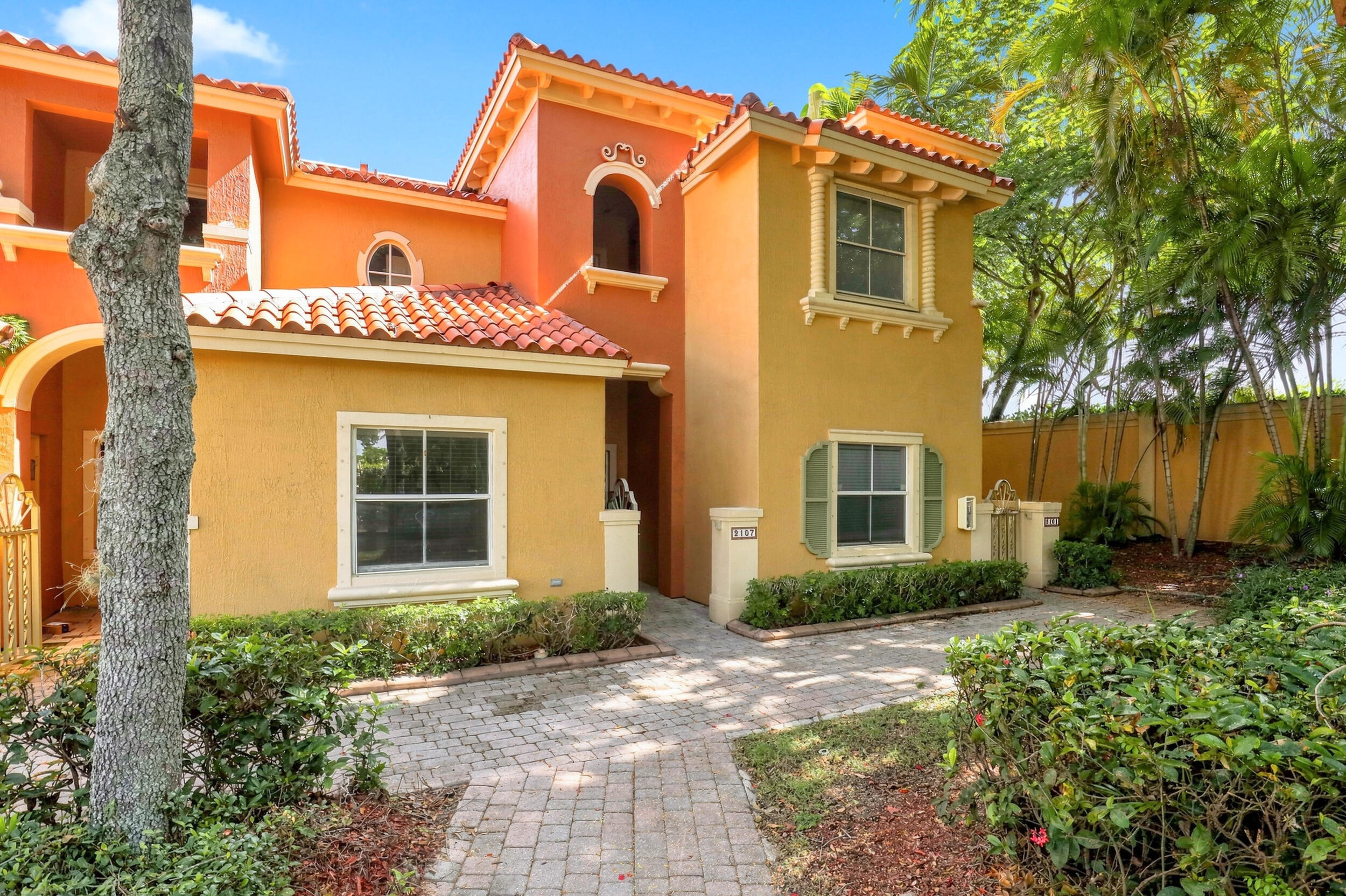2107 Anchor Court 2104